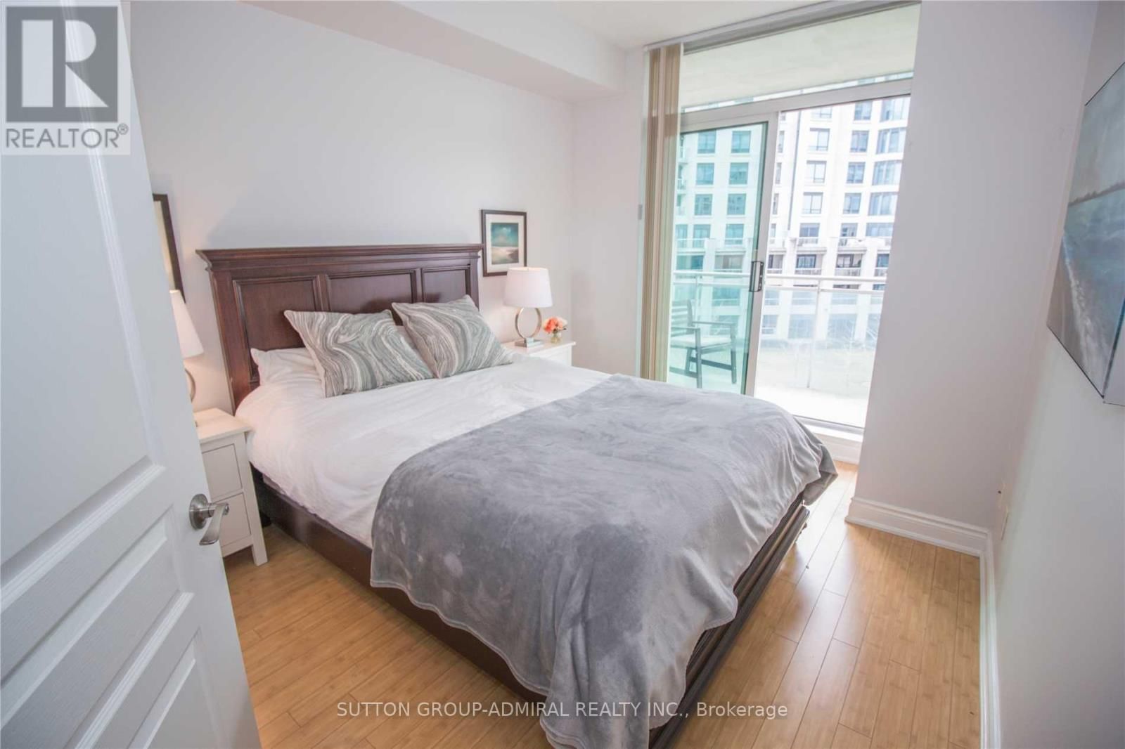 410 - 5 MARINE PARADE DRIVE Image 9