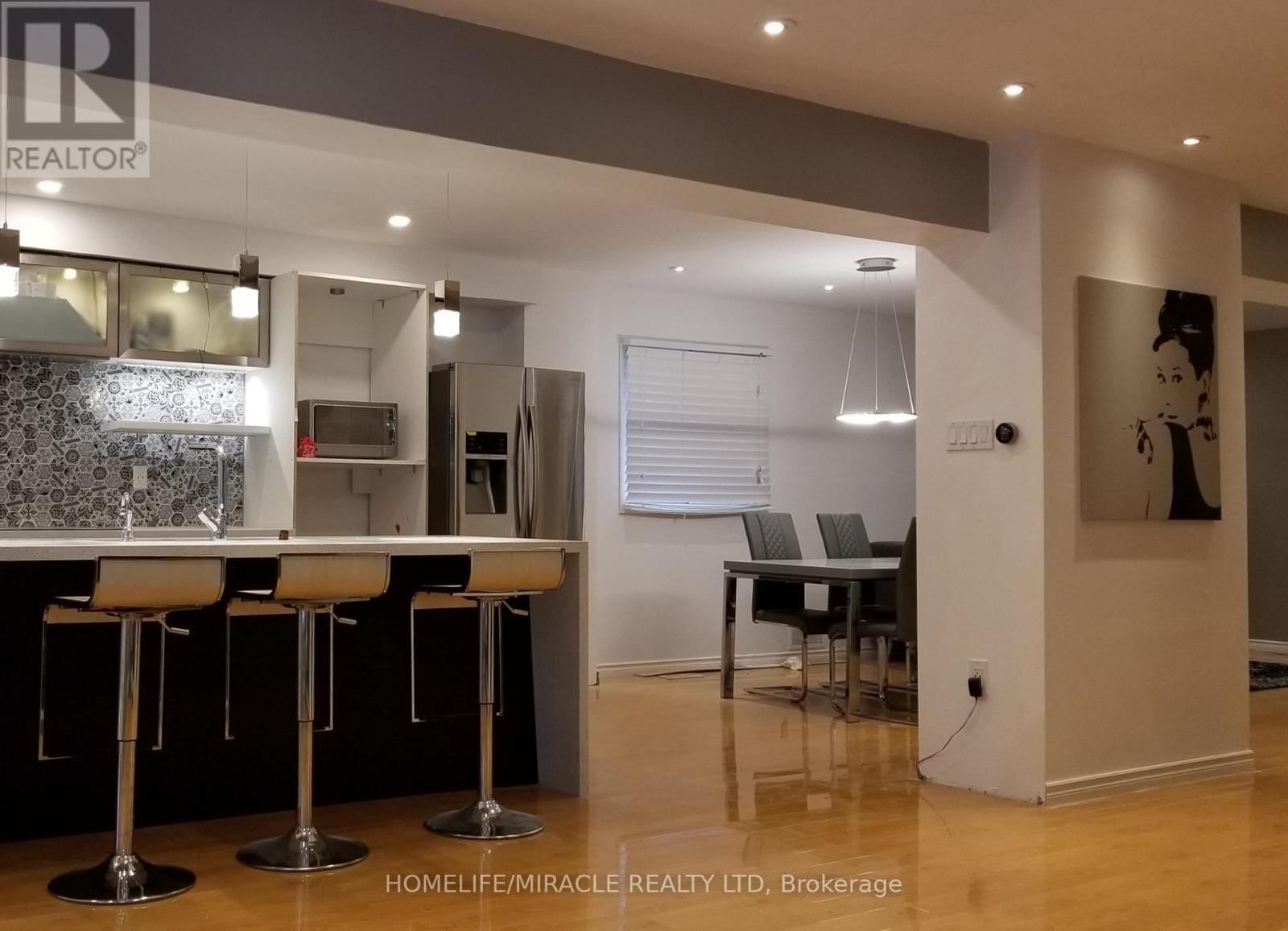 487 WALLENBERG CRESCENT Image 5