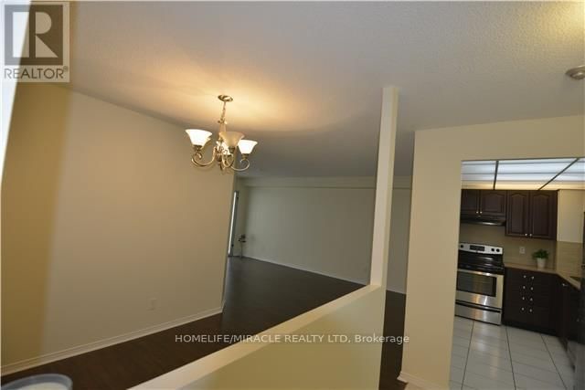 313 - 155 HILLCREST AVENUE Image 5