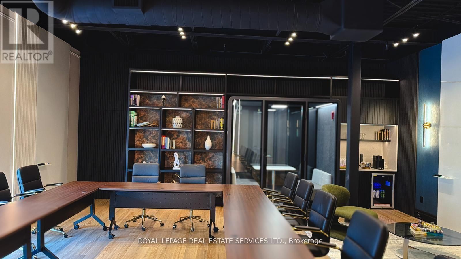 207 - 3475 REBECCA STREET Image 3