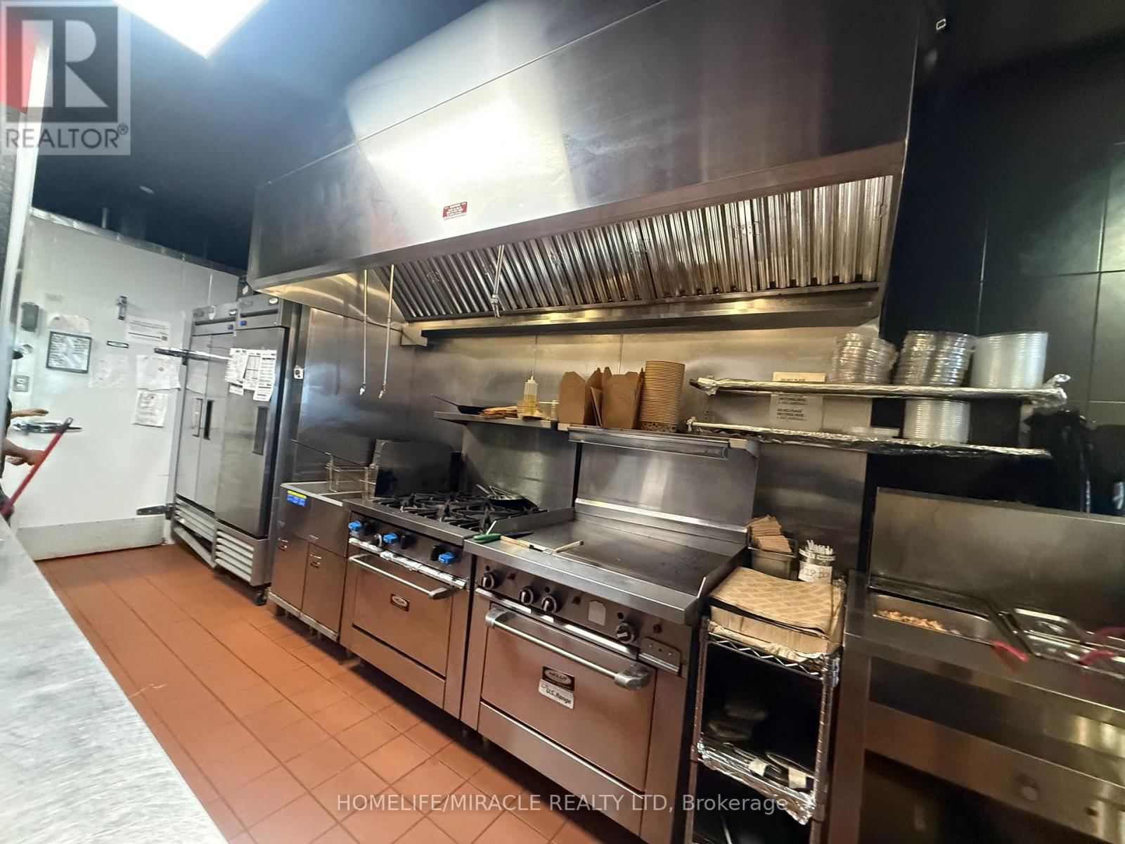 80 - 95 THE POND ROAD Image 22