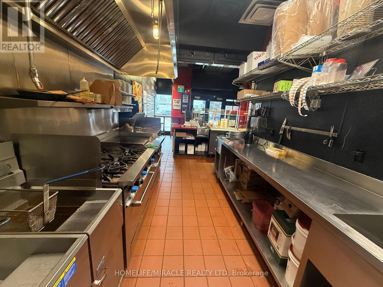 80 - 95 THE POND ROAD Image 29