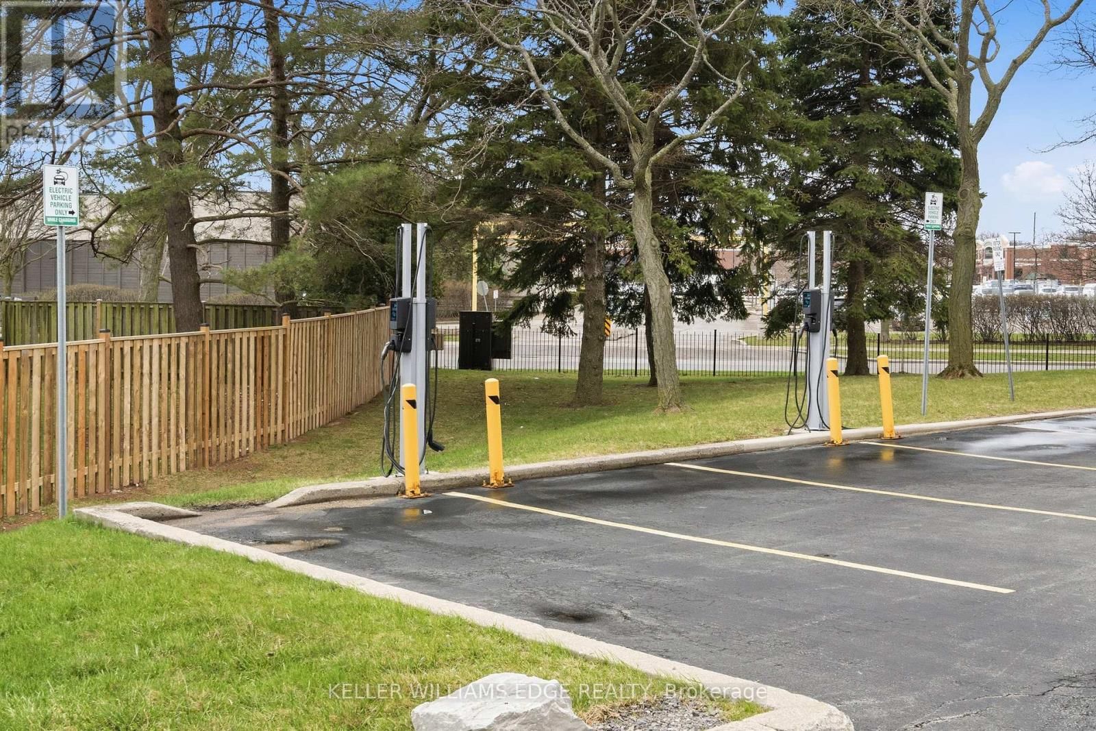 407 - 5070 PINEDALE AVENUE Image 46