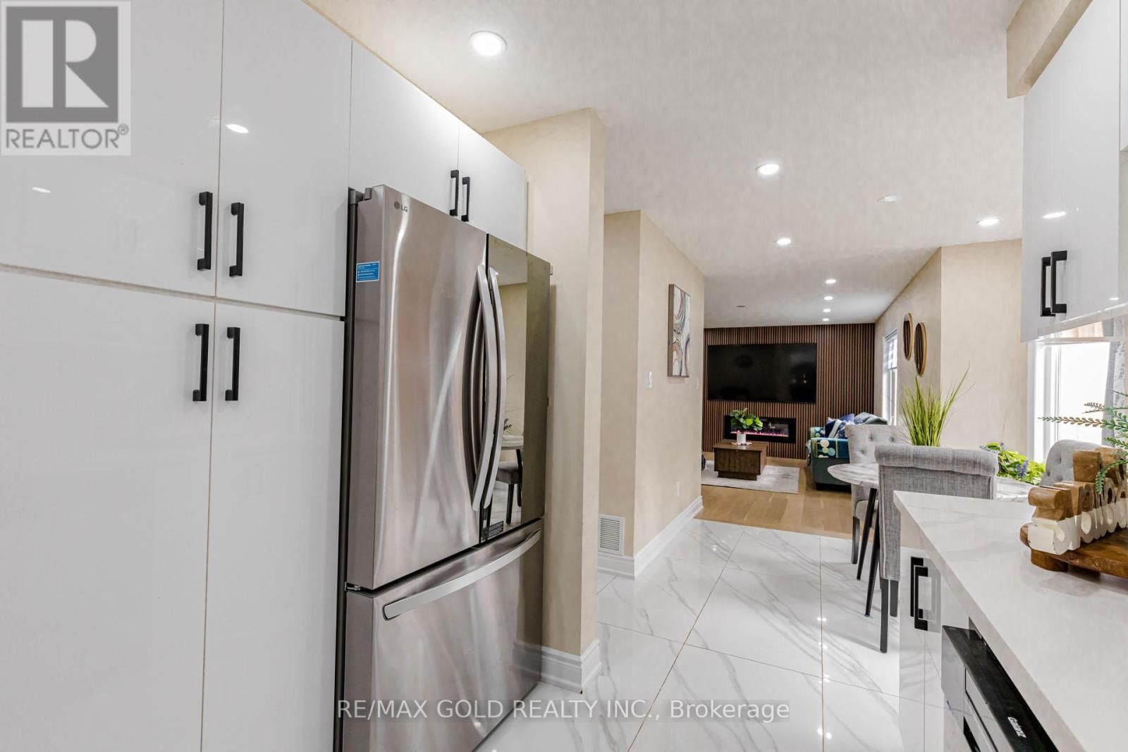 23 WILD INDIGO CRESCENT Image 22