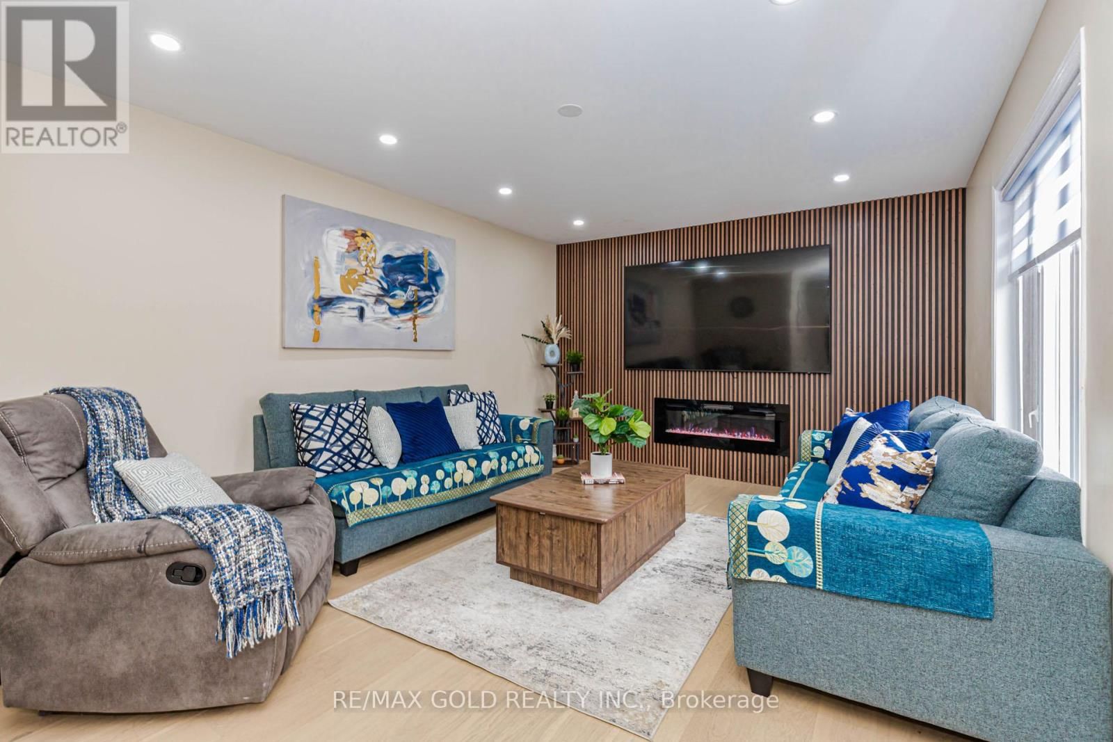 23 WILD INDIGO CRESCENT Image 23