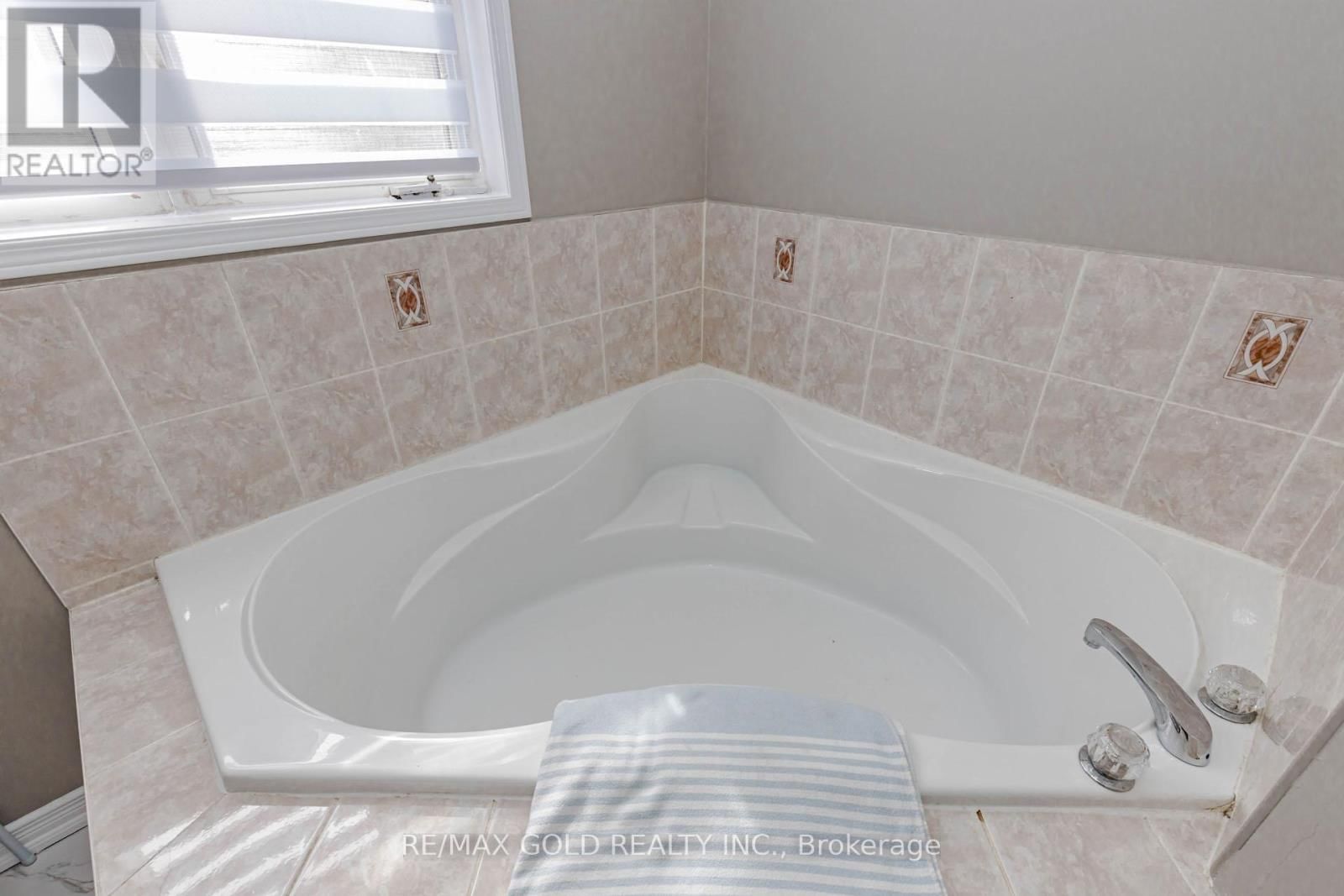 23 WILD INDIGO CRESCENT Image 34