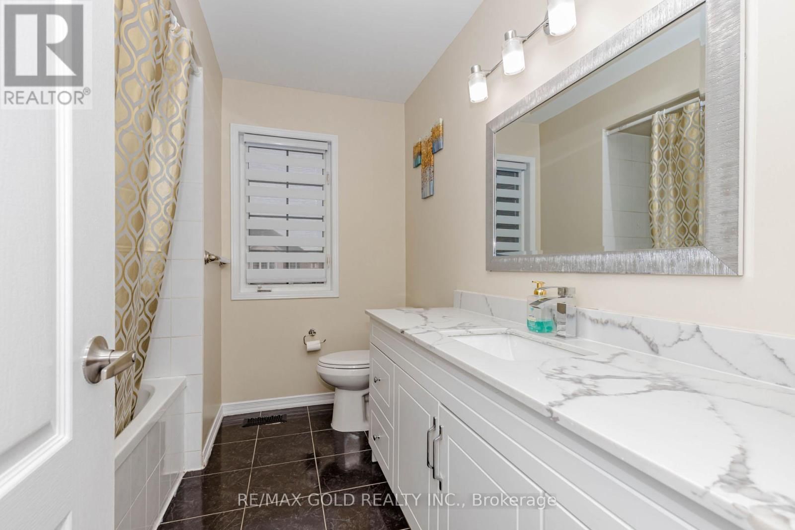 23 WILD INDIGO CRESCENT Image 37