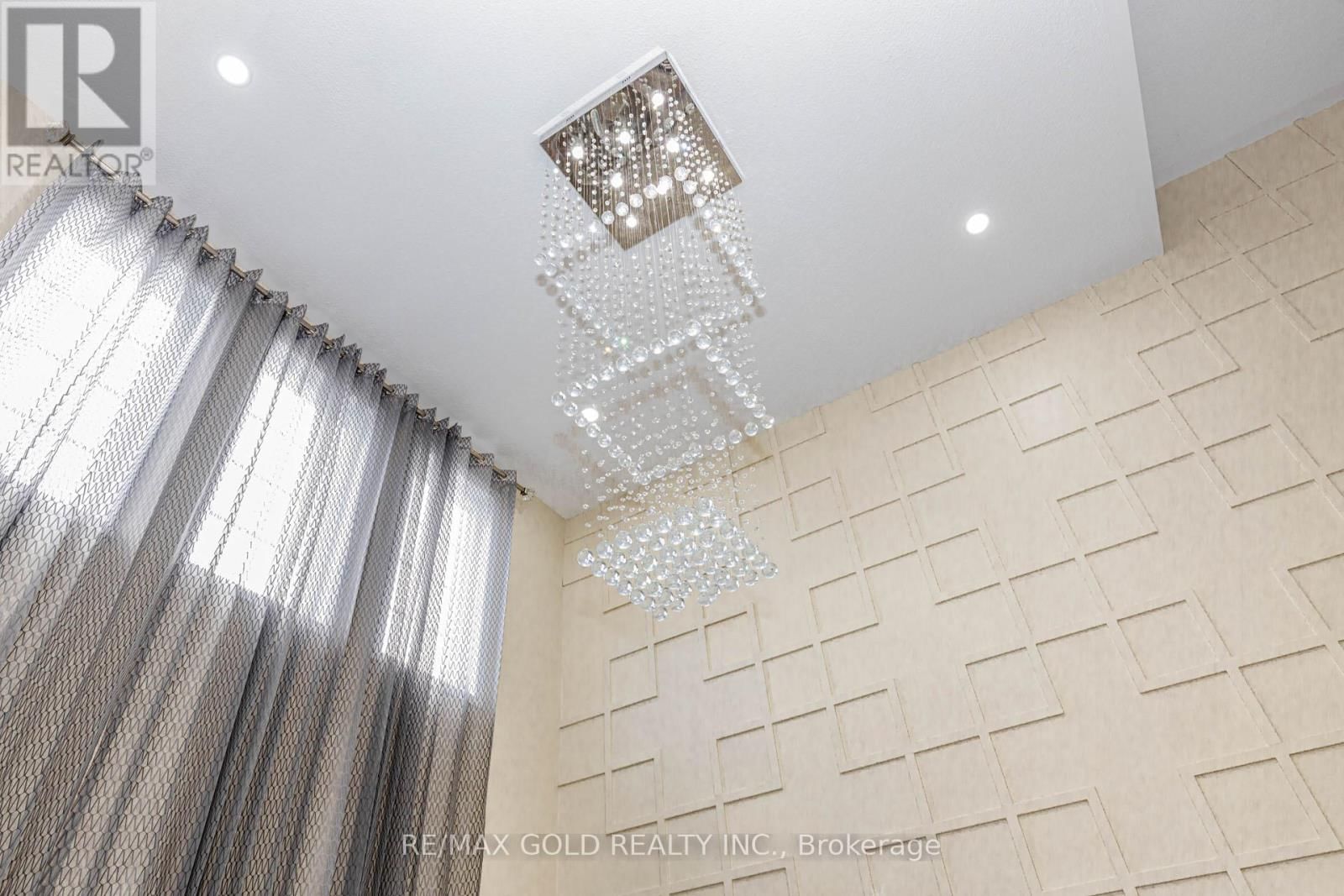 23 WILD INDIGO CRESCENT Image 9