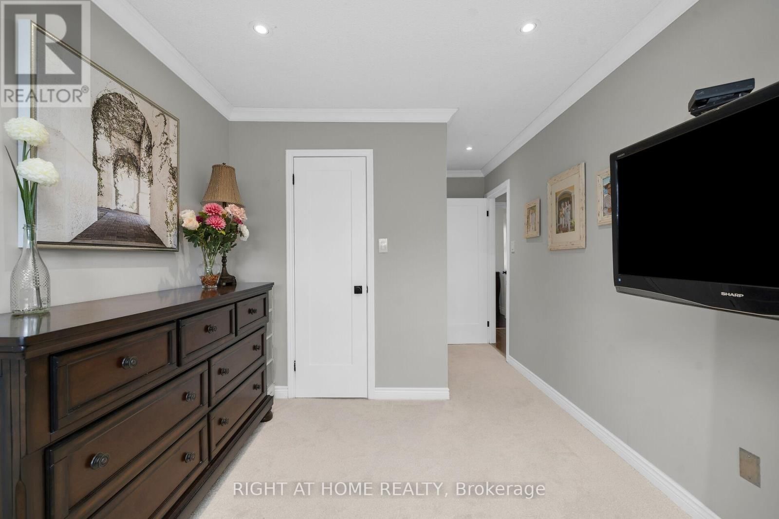 760 WILLOW AVENUE Image 24