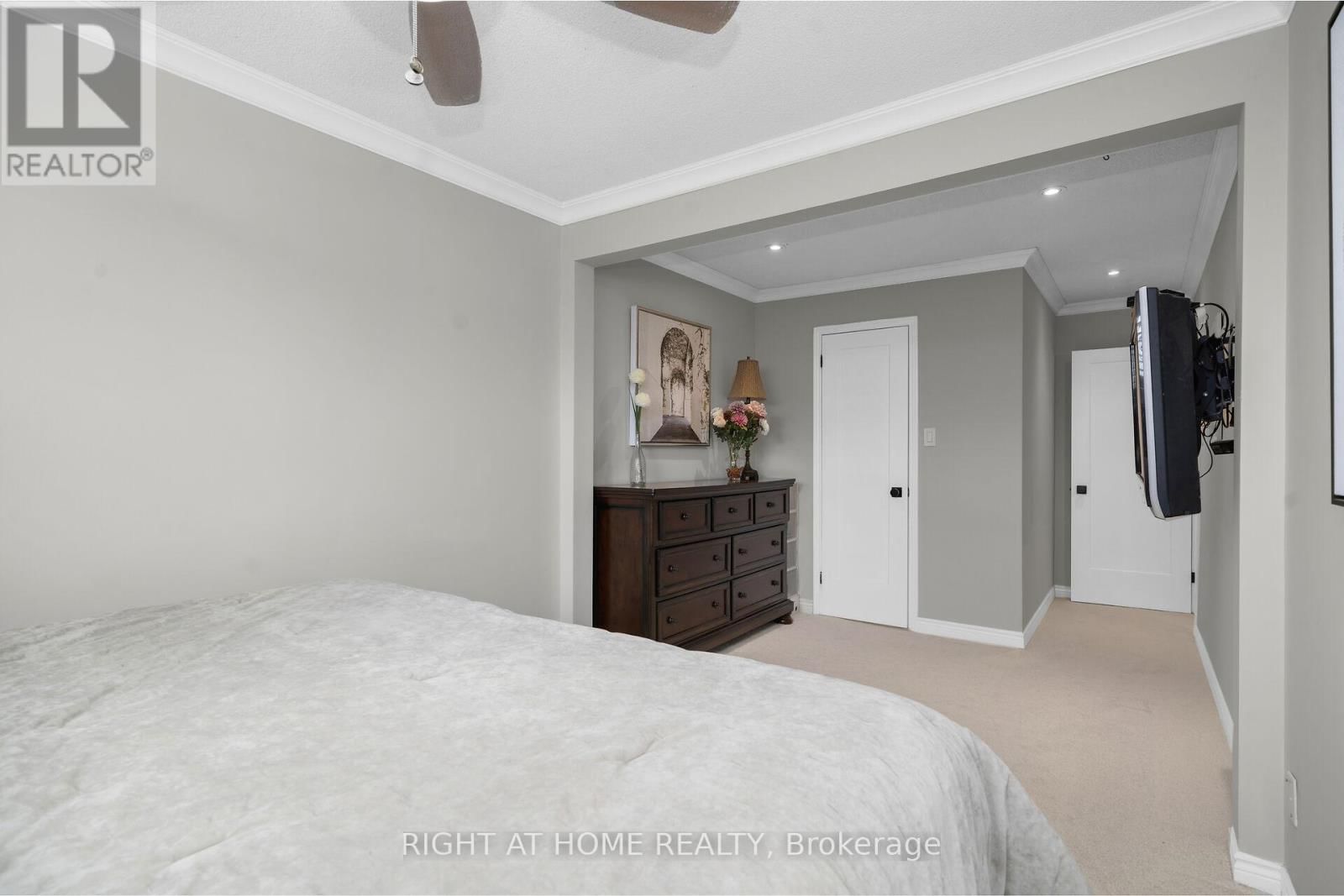 760 WILLOW AVENUE Image 25