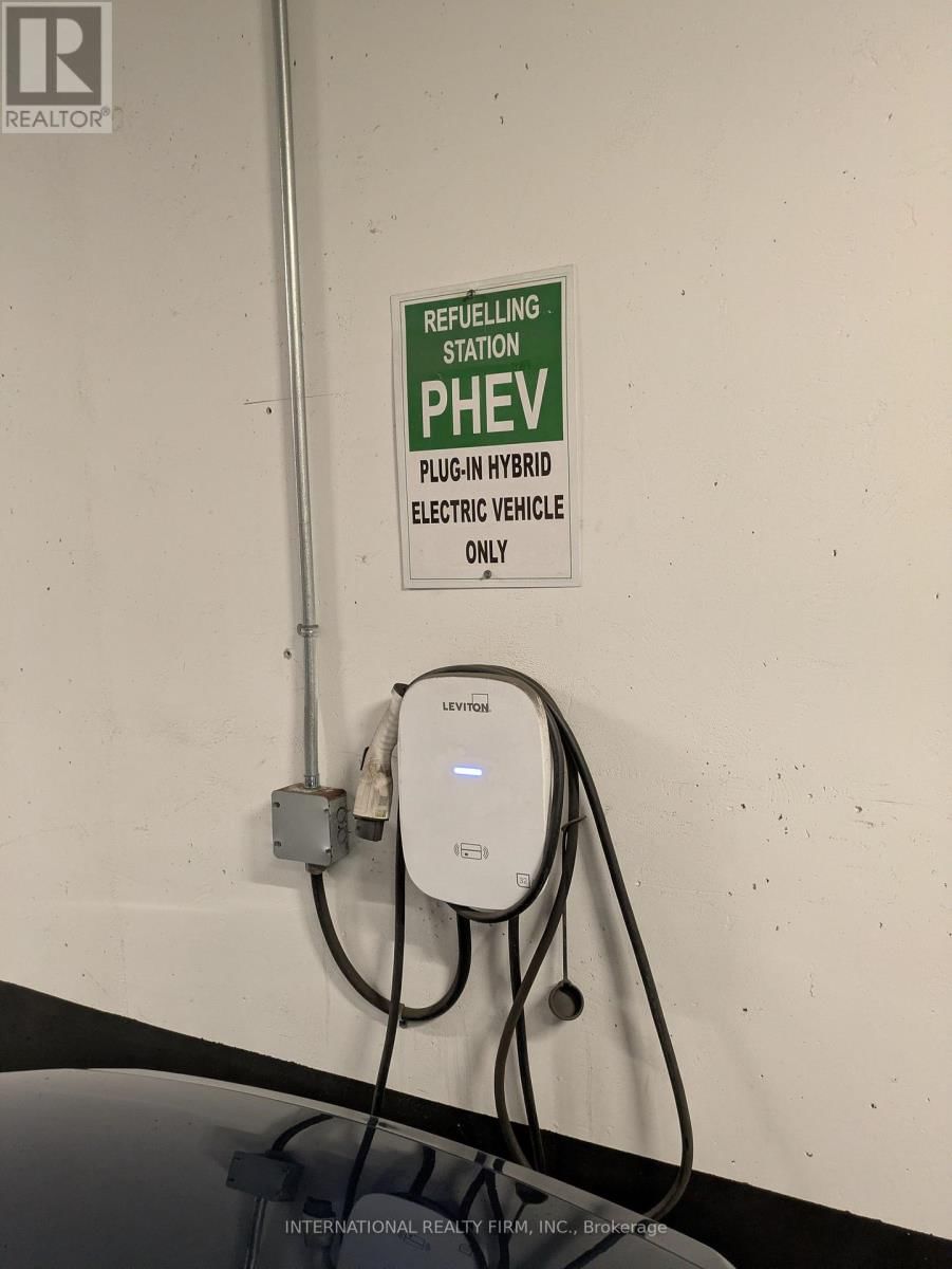 4002 - 3900 CONFEDERATION PARKWAY Image 13