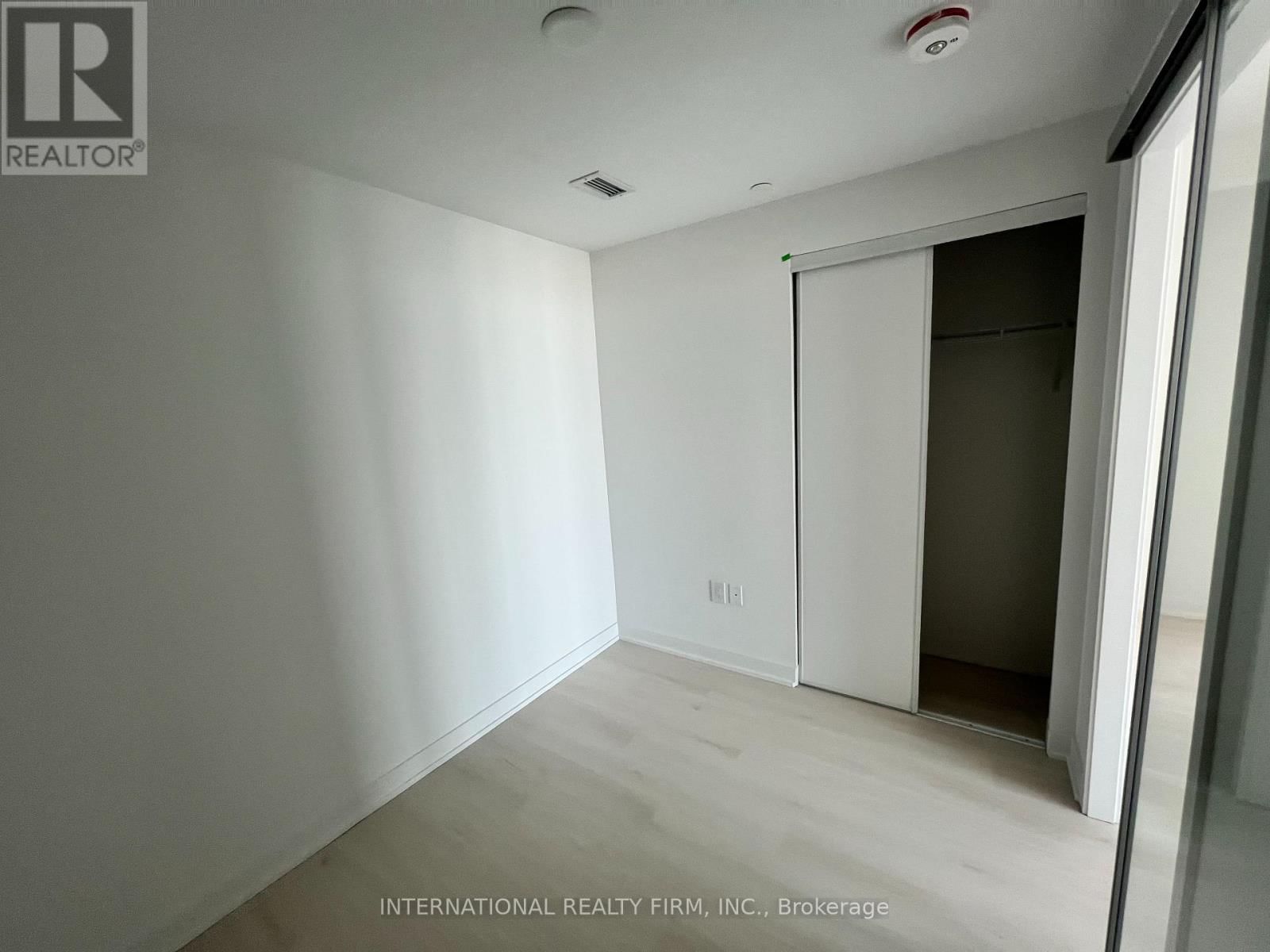 4002 - 3900 CONFEDERATION PARKWAY Image 6