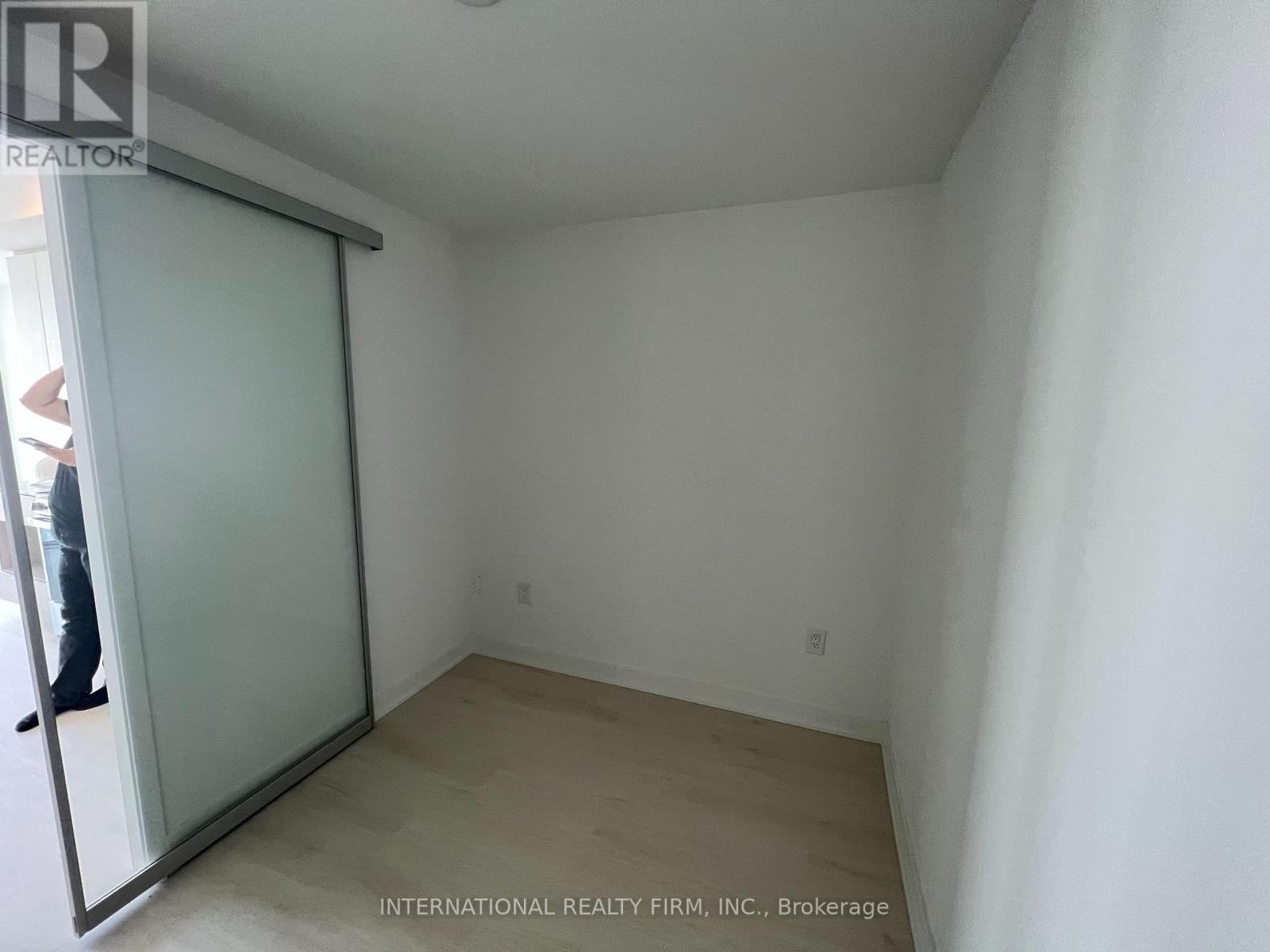 4002 - 3900 CONFEDERATION PARKWAY Image 7