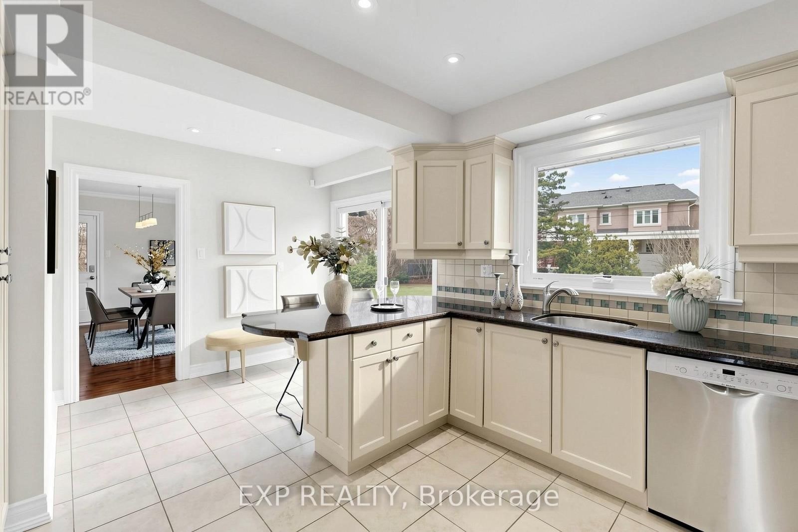 261 PINEHURST DRIVE Image 13