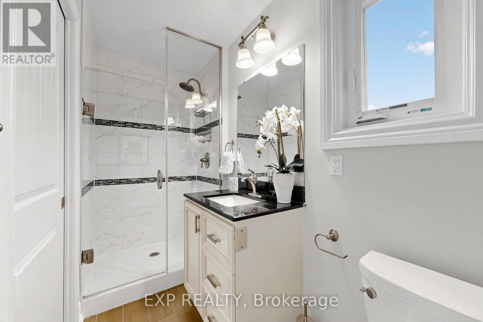 261 PINEHURST DRIVE Image 18