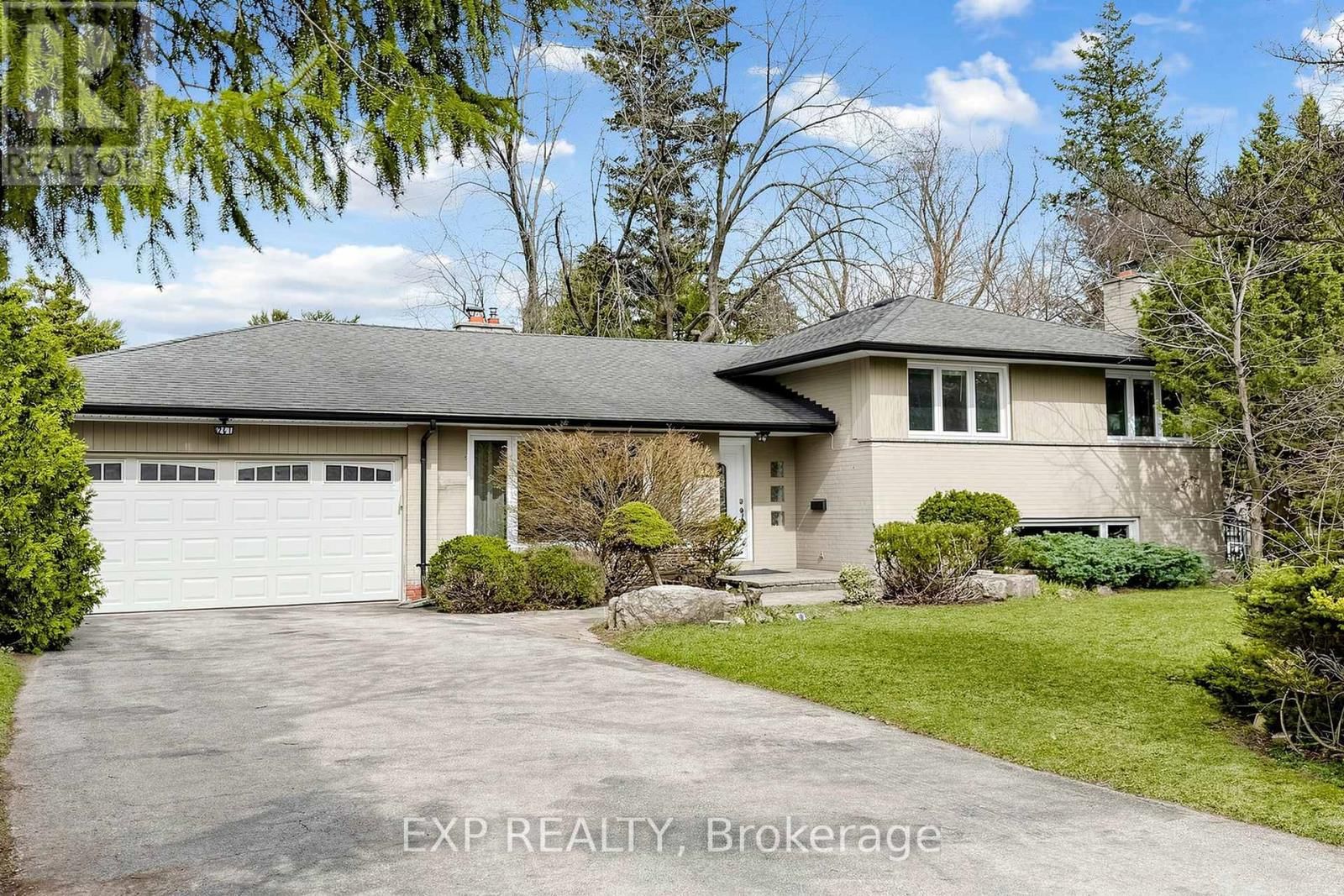 261 PINEHURST DRIVE Image 2