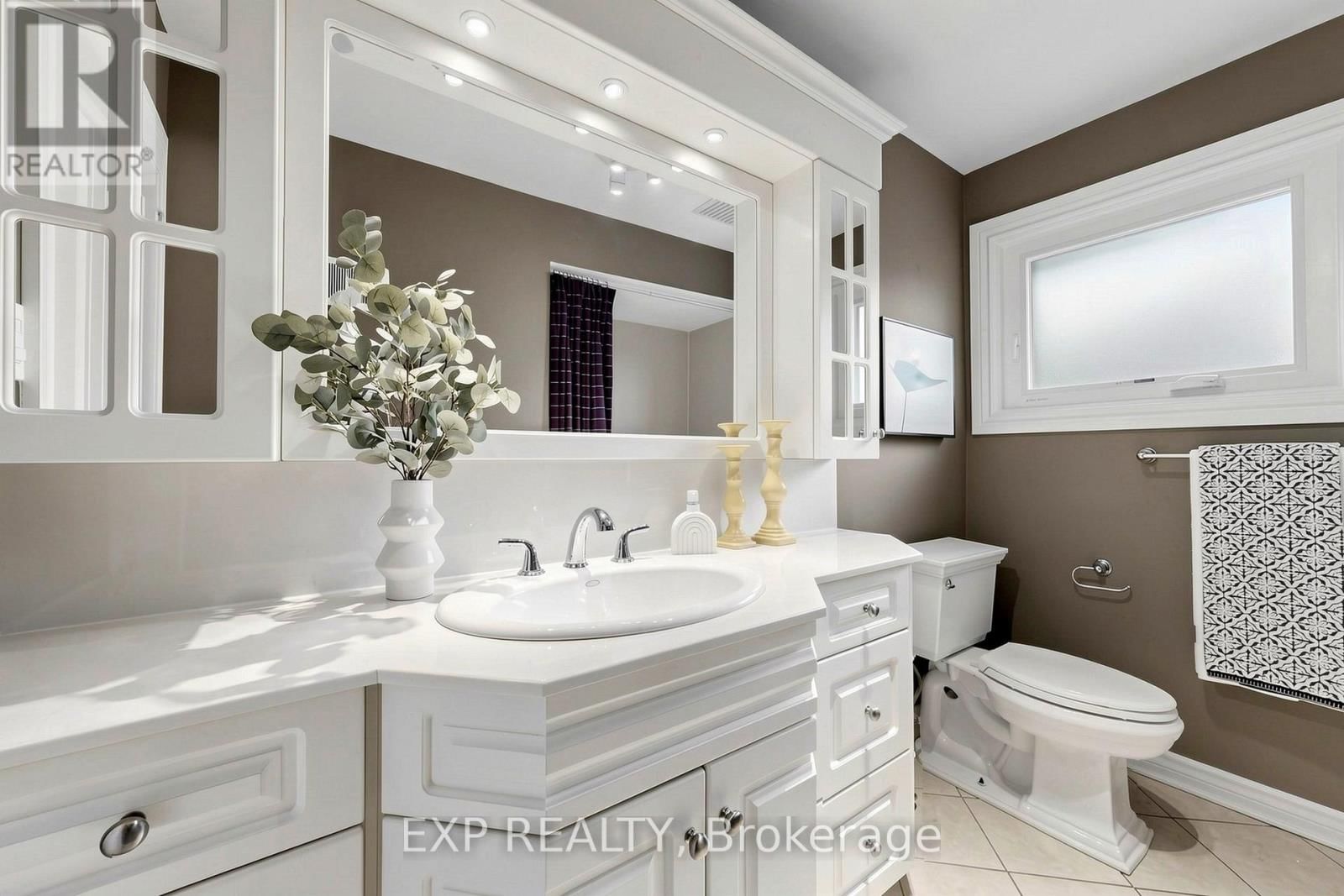 261 PINEHURST DRIVE Image 23