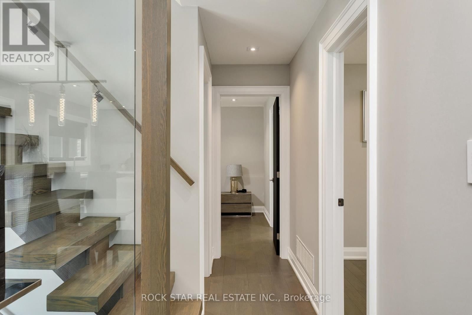 946 GLENWOOD AVENUE Image 21