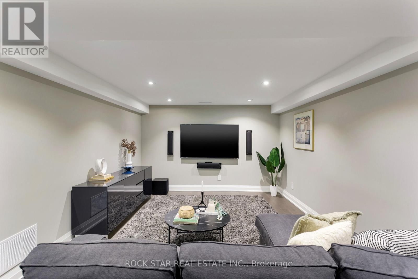 946 GLENWOOD AVENUE Image 34