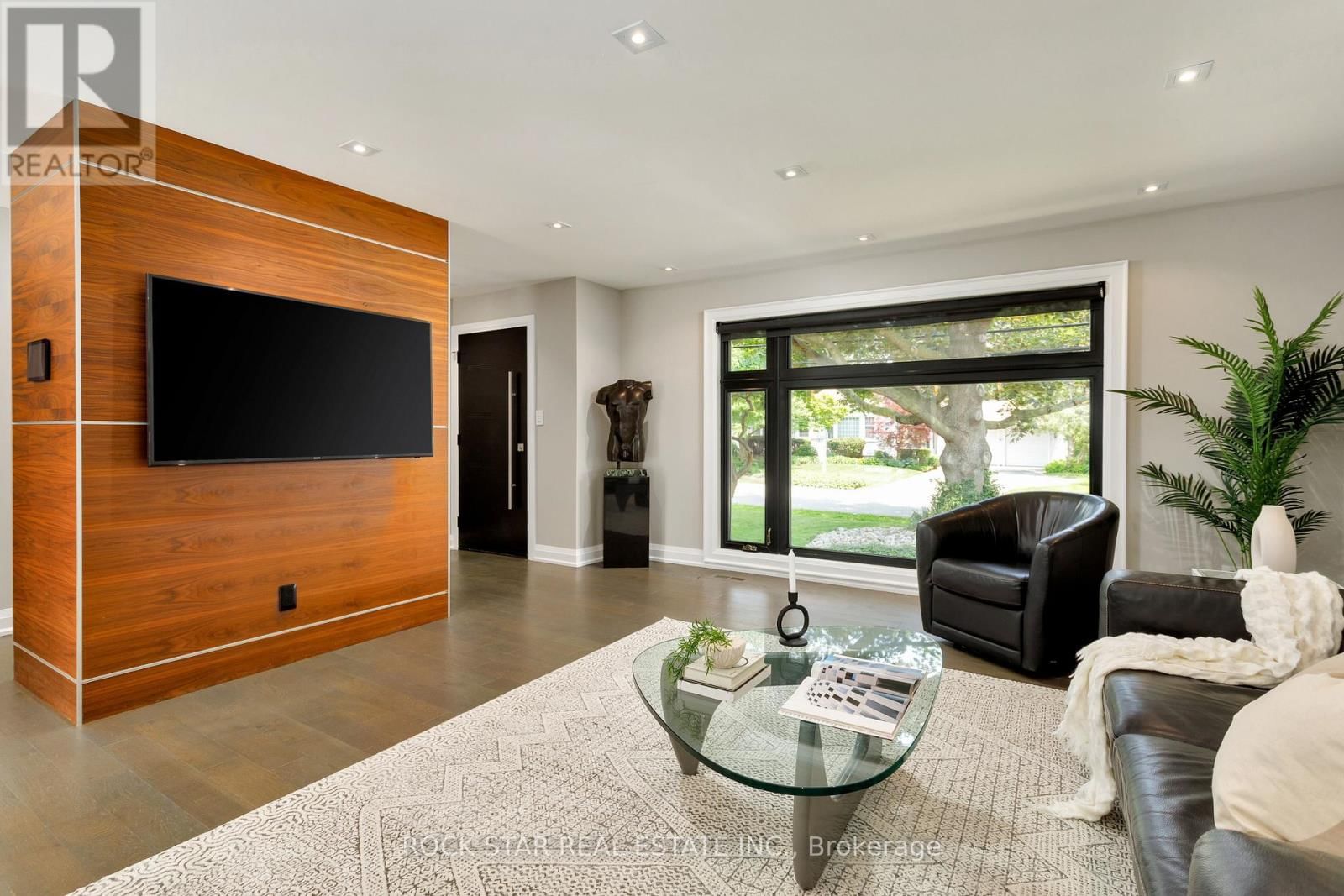 946 GLENWOOD AVENUE Image 8