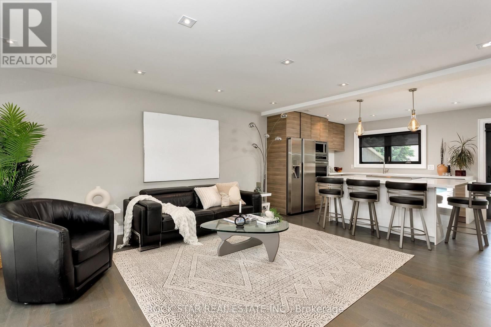 946 GLENWOOD AVENUE Image 9