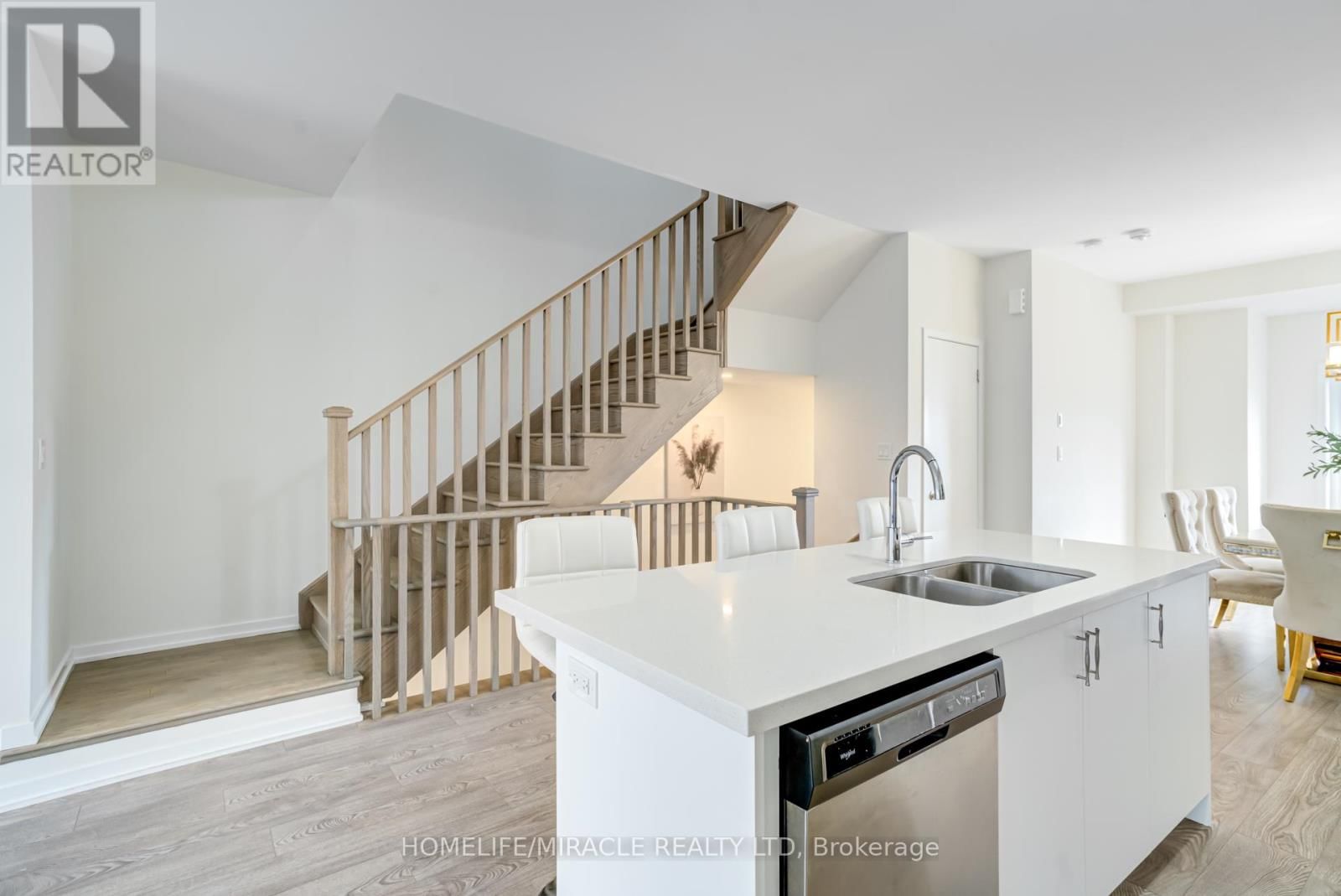 18 QUEENSLAND CRESCENT Image 10