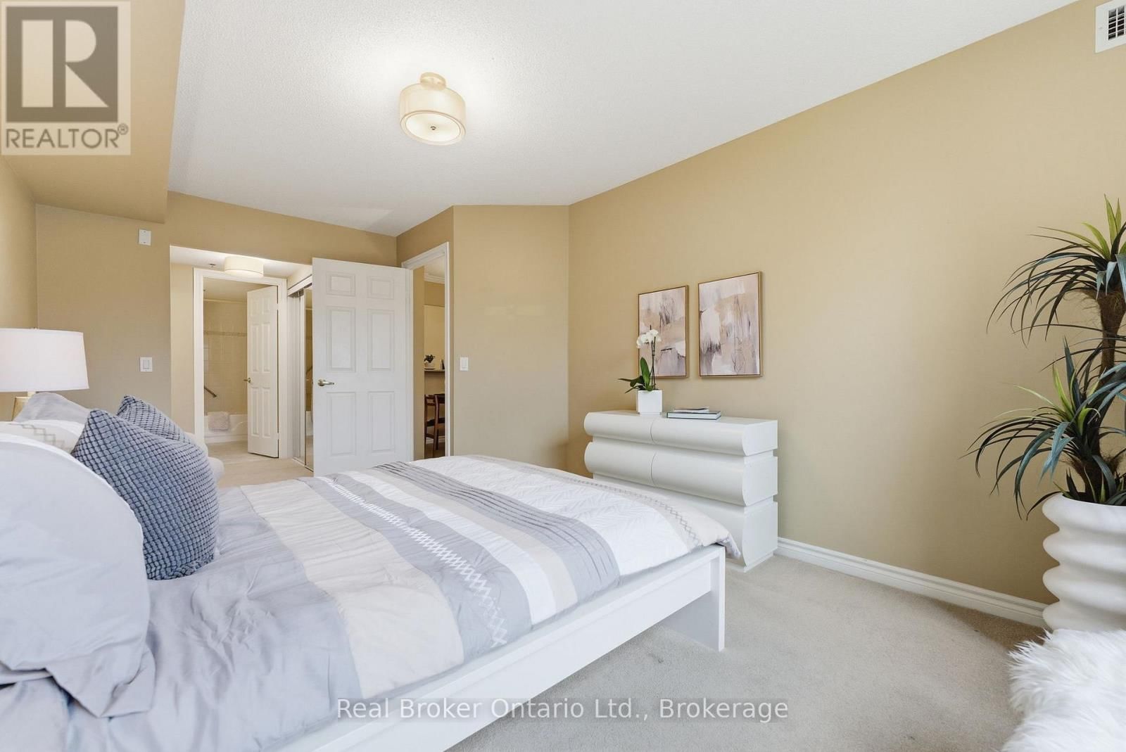 1217 - 100 BURLOAK DRIVE Image 16