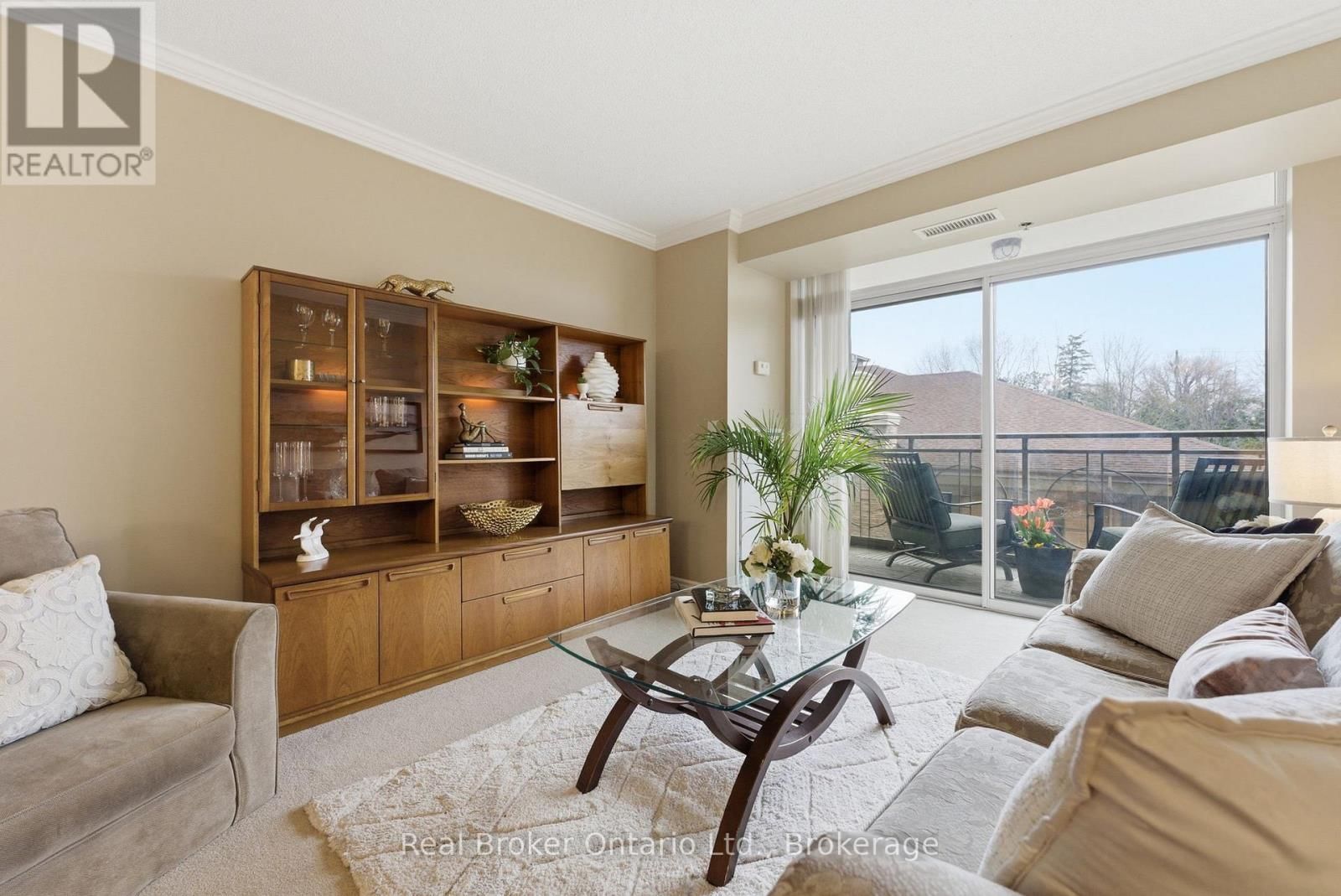 1217 - 100 BURLOAK DRIVE Image 4