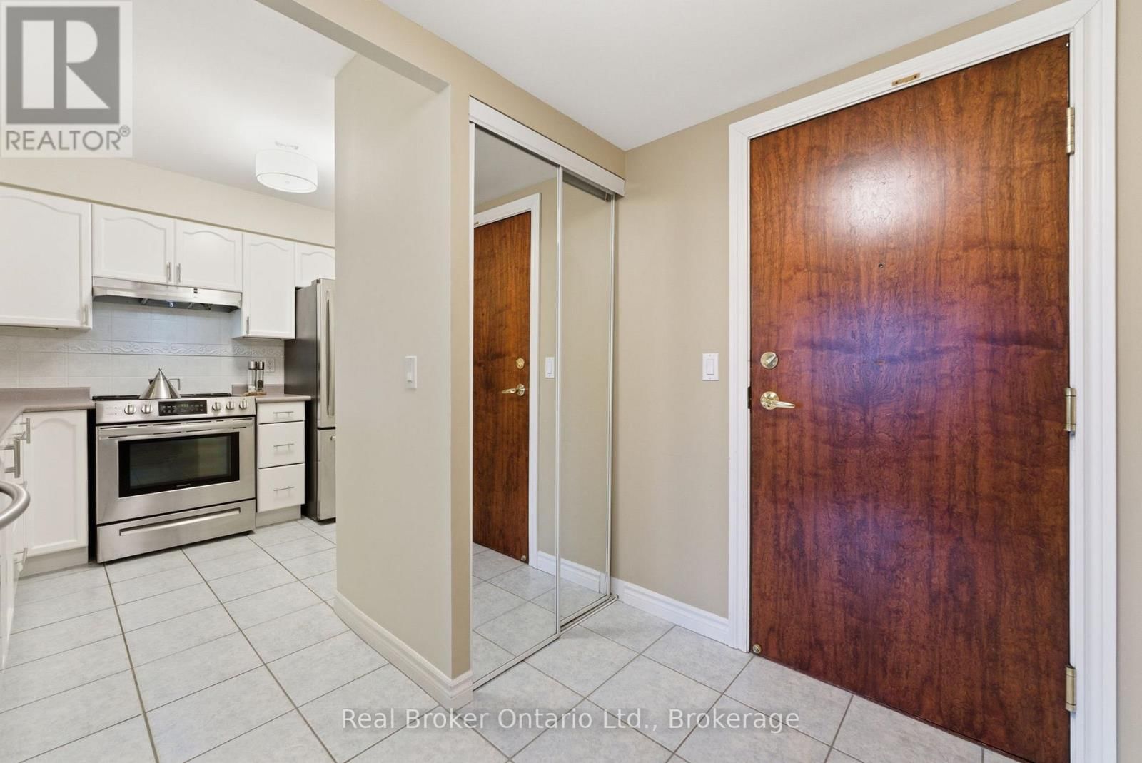 1217 - 100 BURLOAK DRIVE Image 6