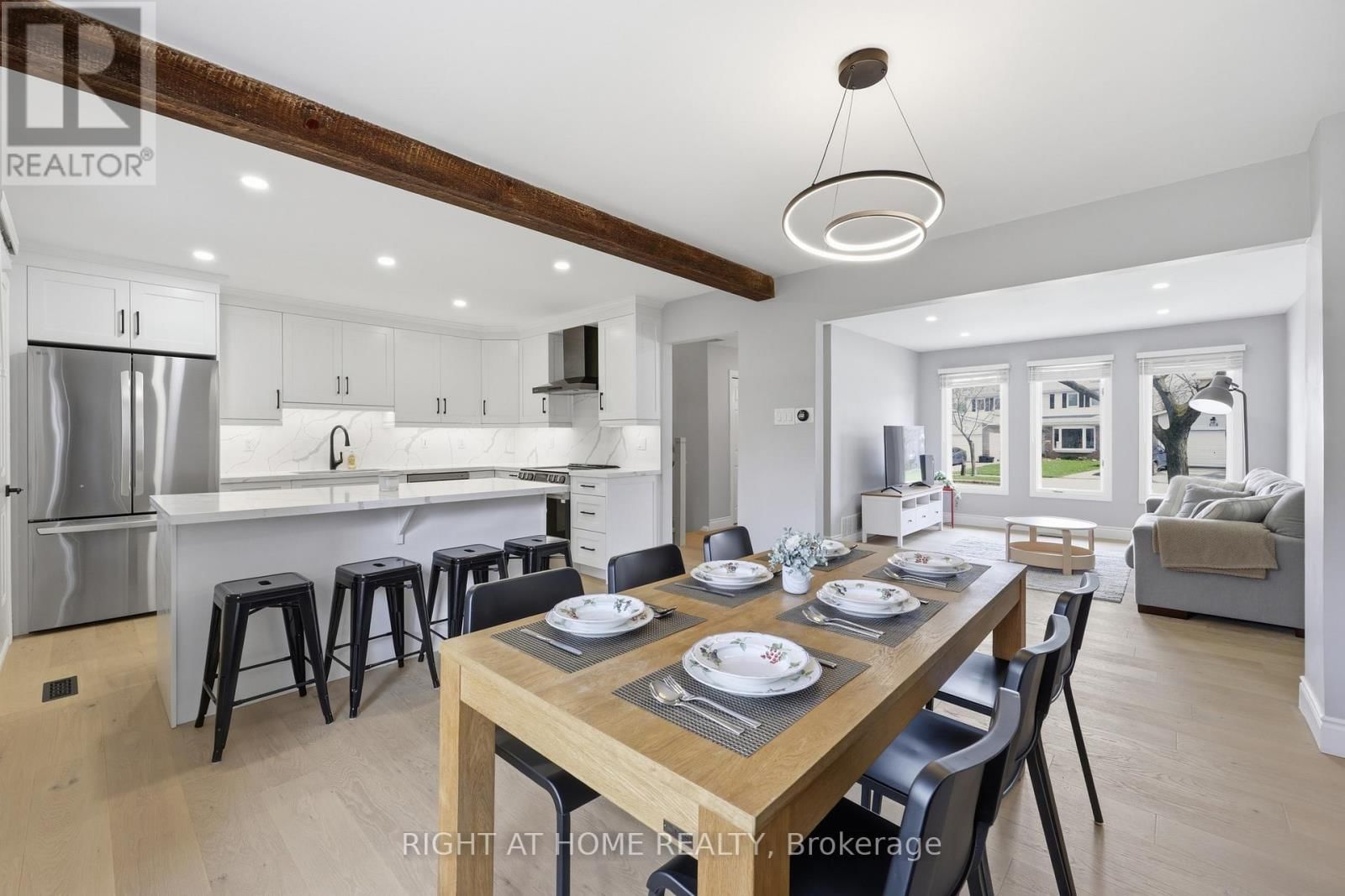 2458 CAVENDISH DRIVE Image 15