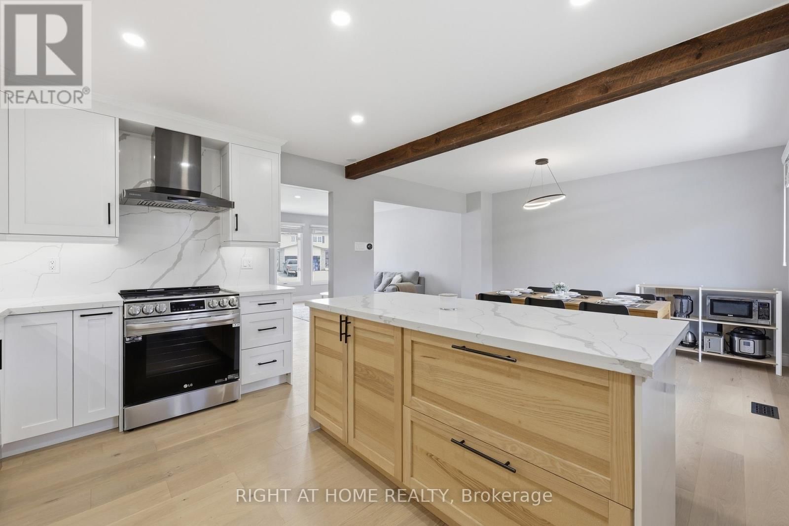 2458 CAVENDISH DRIVE Image 16