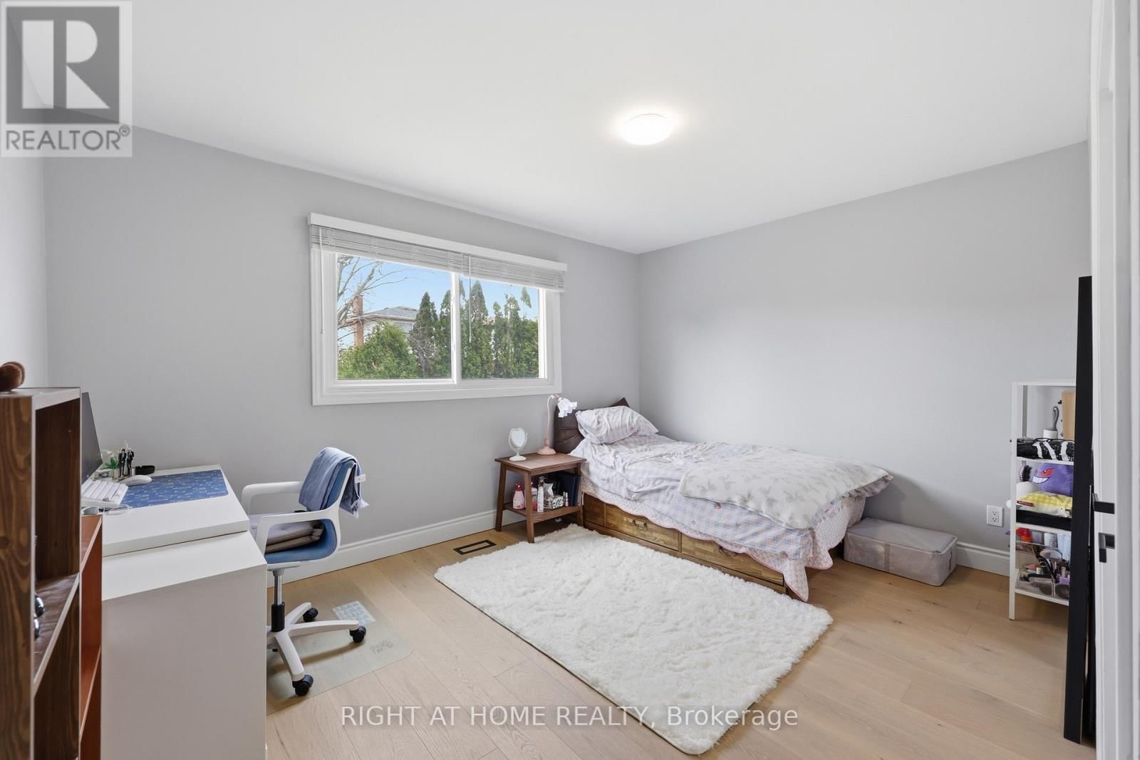 2458 CAVENDISH DRIVE Image 25