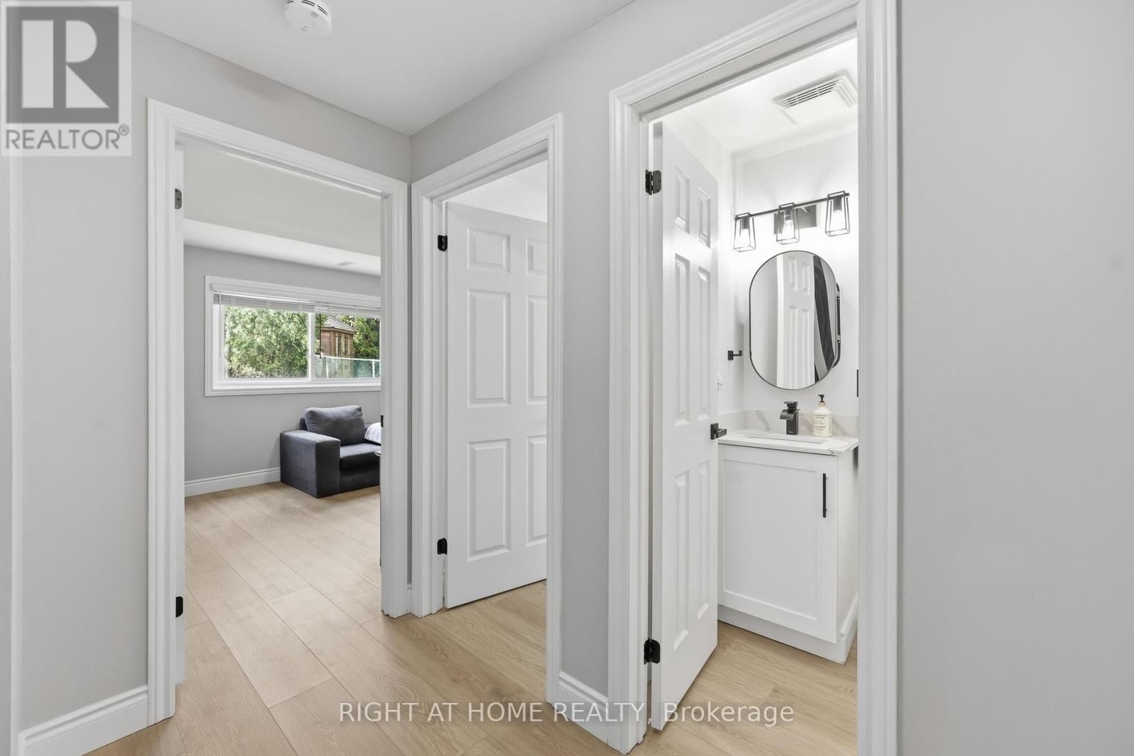 2458 CAVENDISH DRIVE Image 28