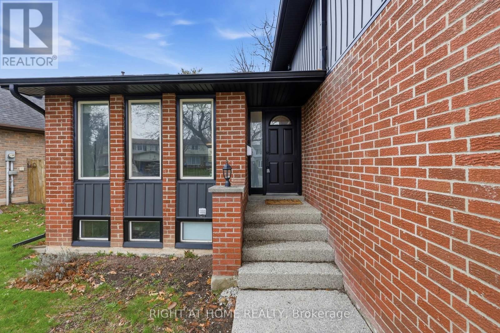 2458 CAVENDISH DRIVE Image 5