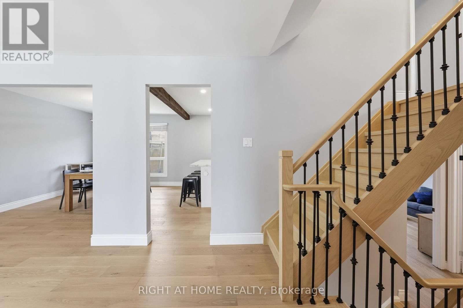 2458 CAVENDISH DRIVE Image 8