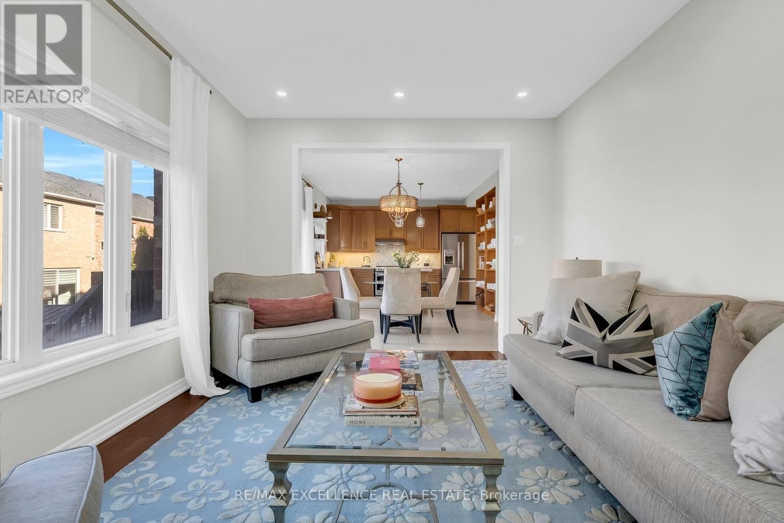 40 IMPERIAL LAKES DRIVE Image 11