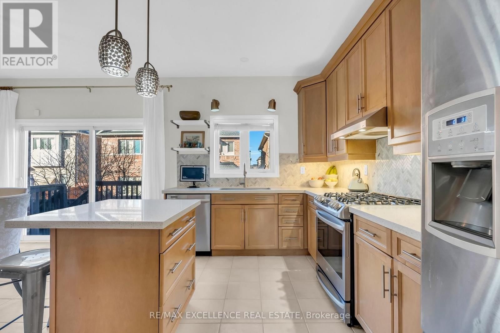 40 IMPERIAL LAKES DRIVE Image 16