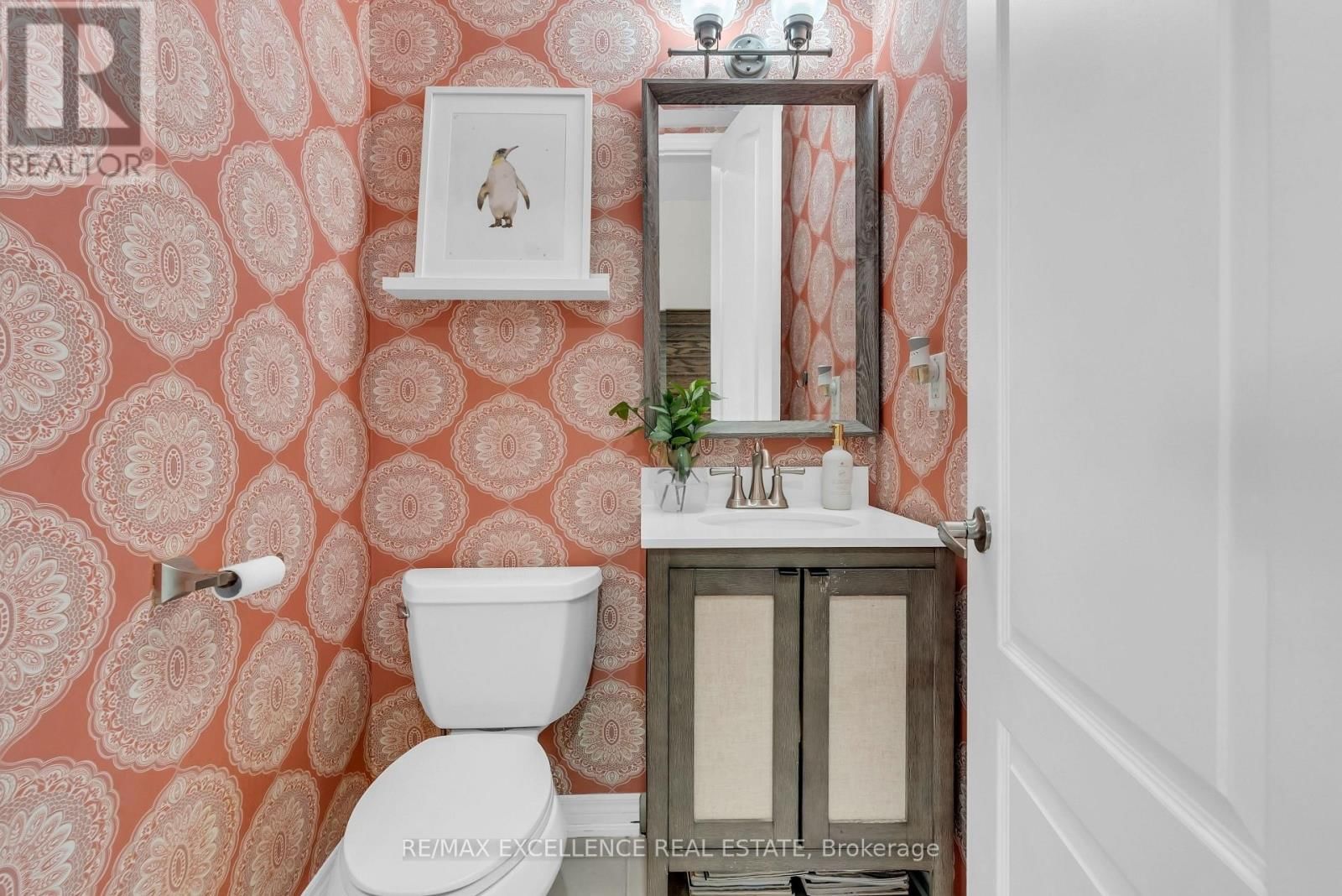 40 IMPERIAL LAKES DRIVE Image 18