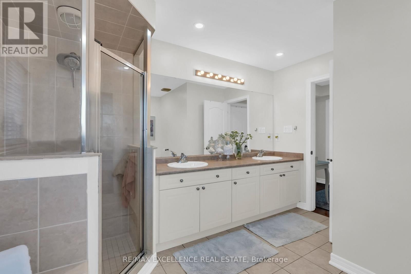 40 IMPERIAL LAKES DRIVE Image 27