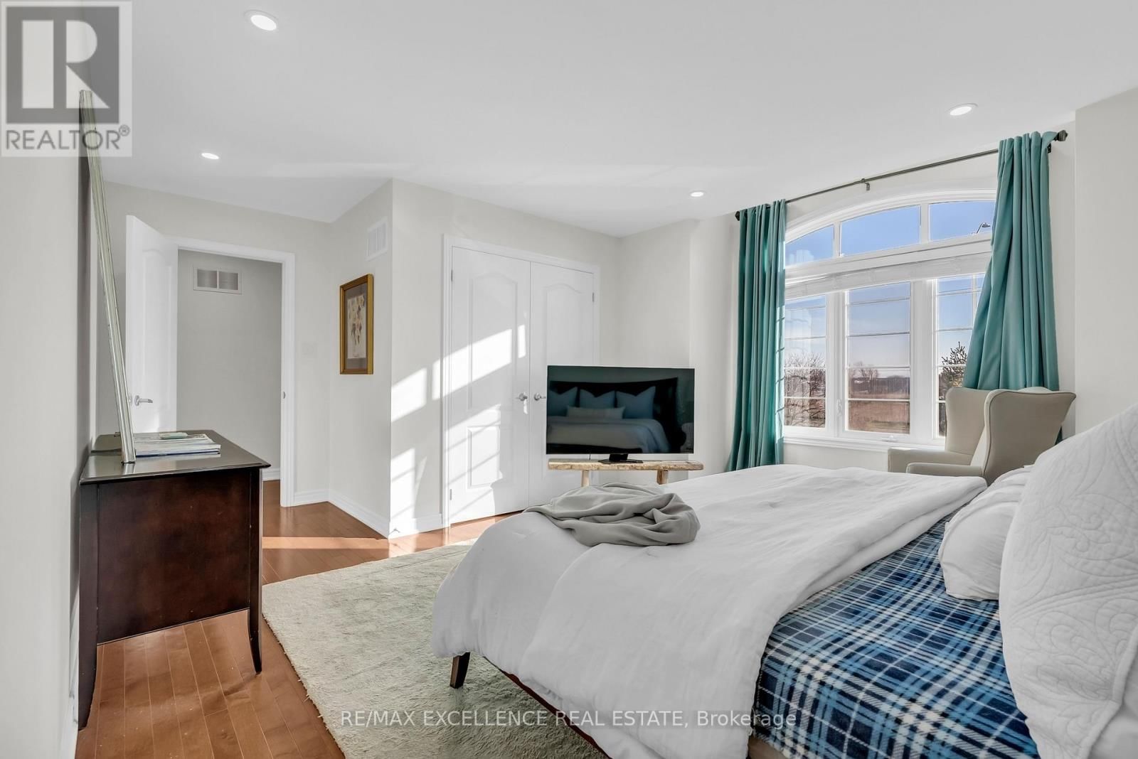 40 IMPERIAL LAKES DRIVE Image 37