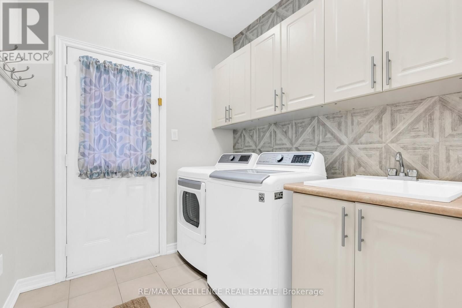 40 IMPERIAL LAKES DRIVE Image 39