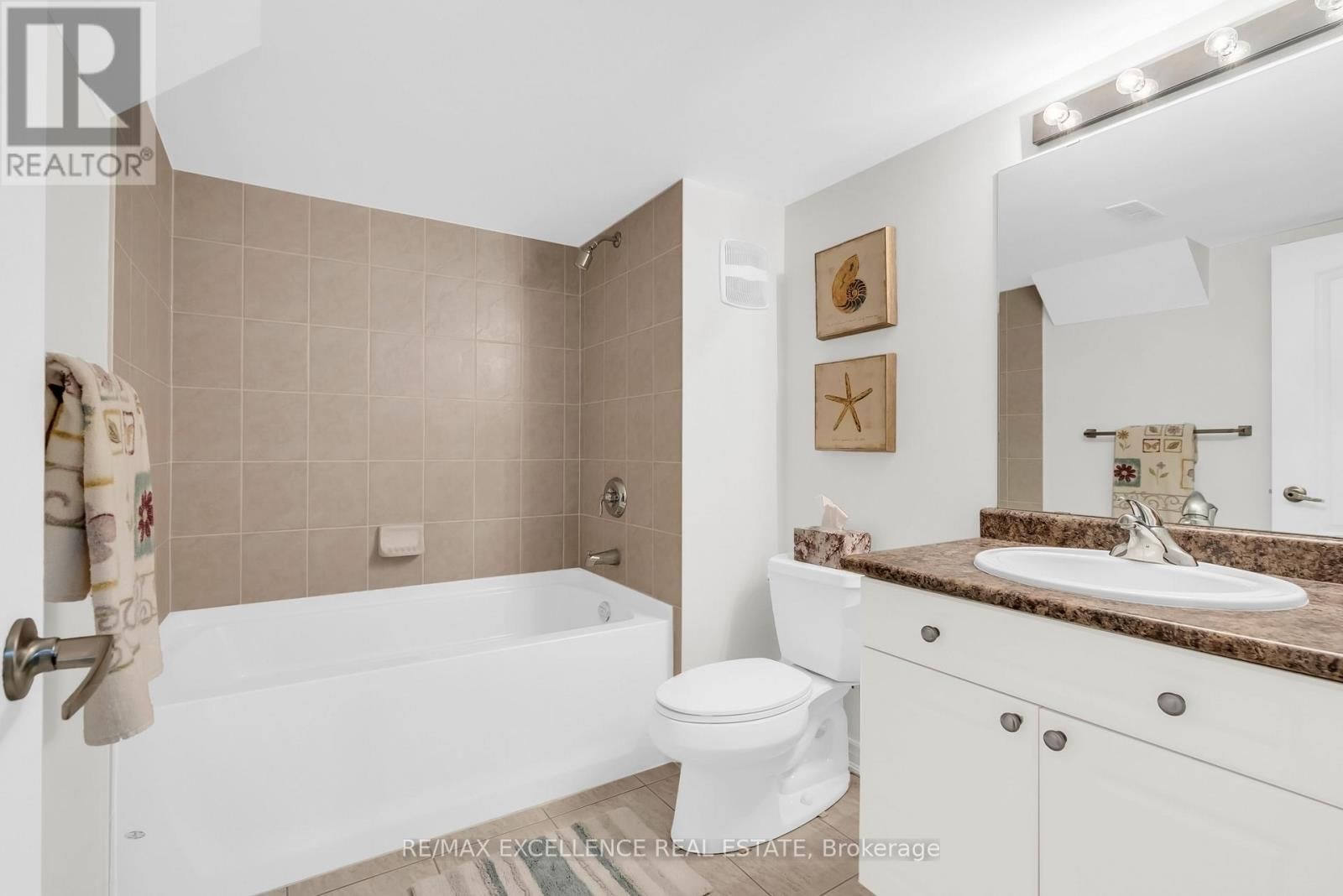 40 IMPERIAL LAKES DRIVE Image 47