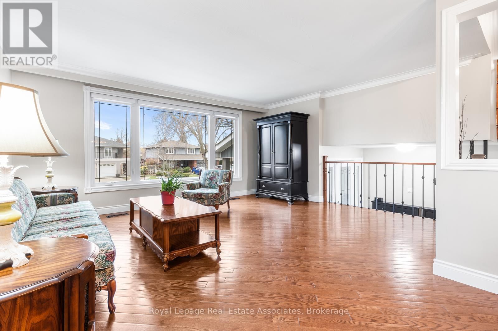 176 DAPHNE AVENUE Image 16