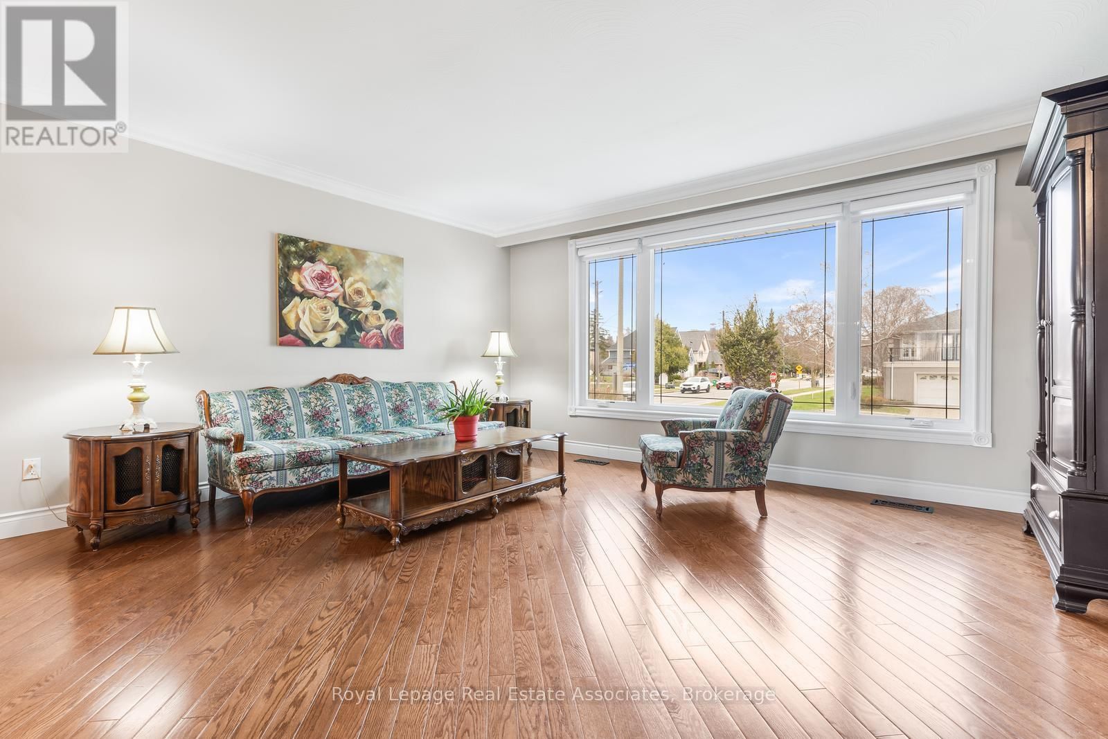 176 DAPHNE AVENUE Image 17