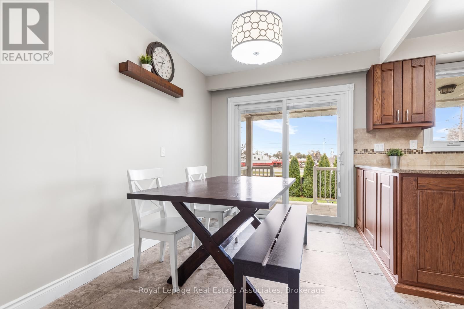 176 DAPHNE AVENUE Image 20