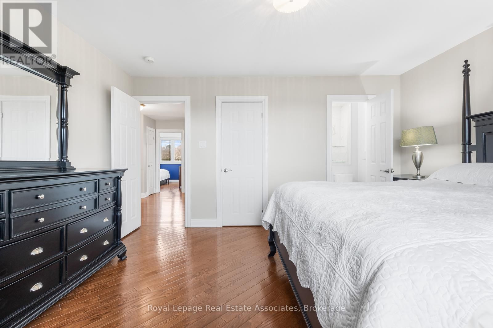 176 DAPHNE AVENUE Image 29