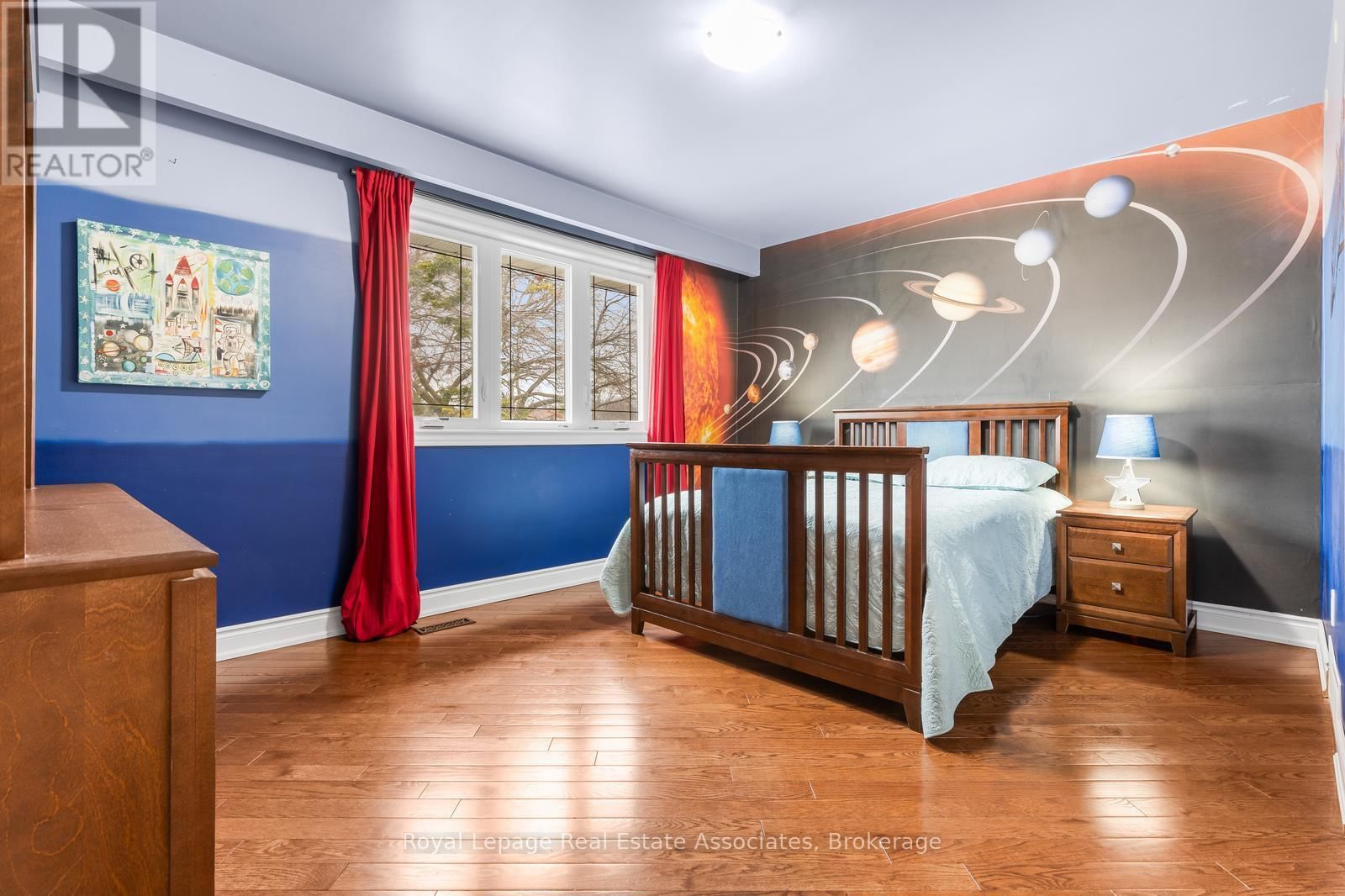 176 DAPHNE AVENUE Image 32