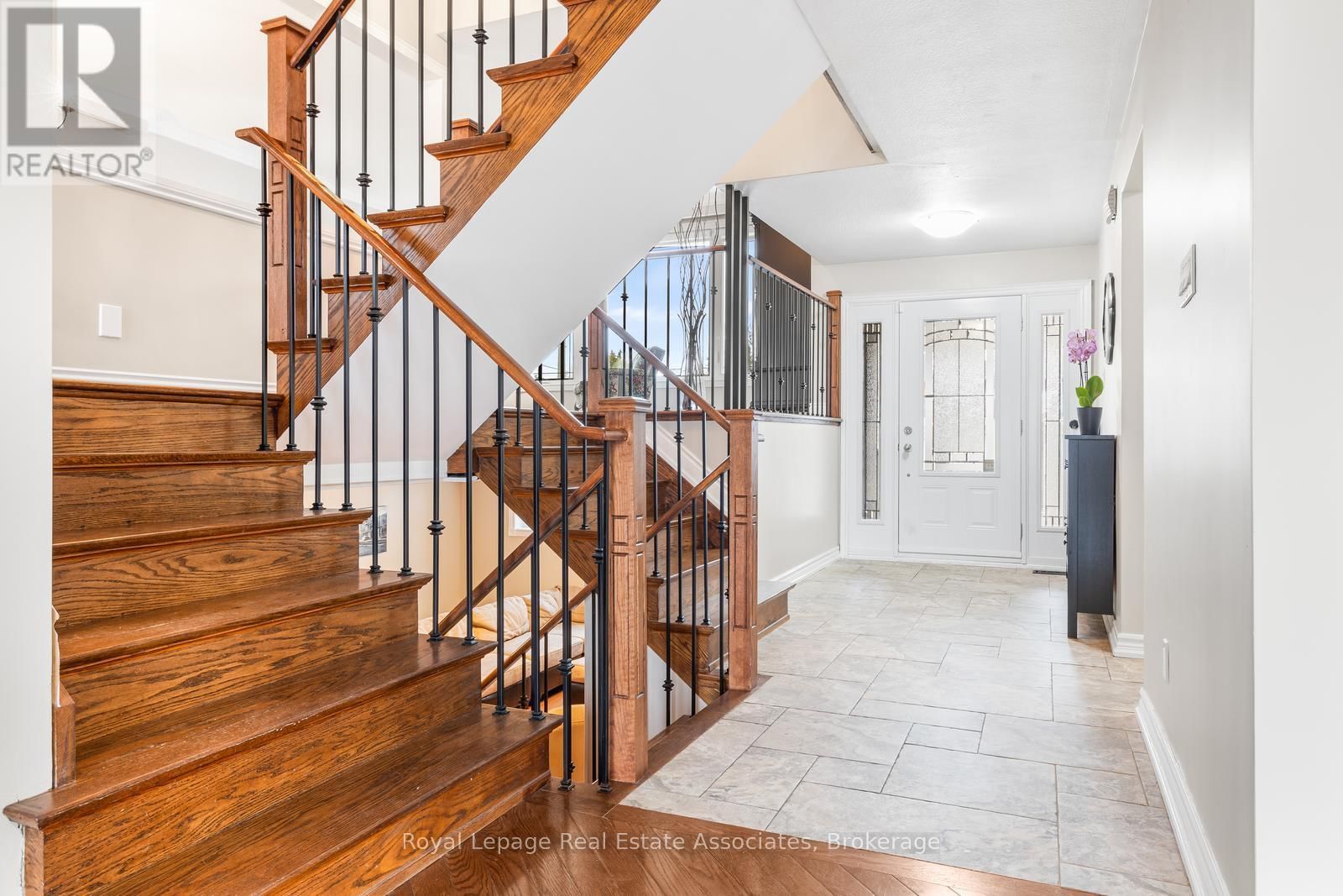 176 DAPHNE AVENUE Image 4