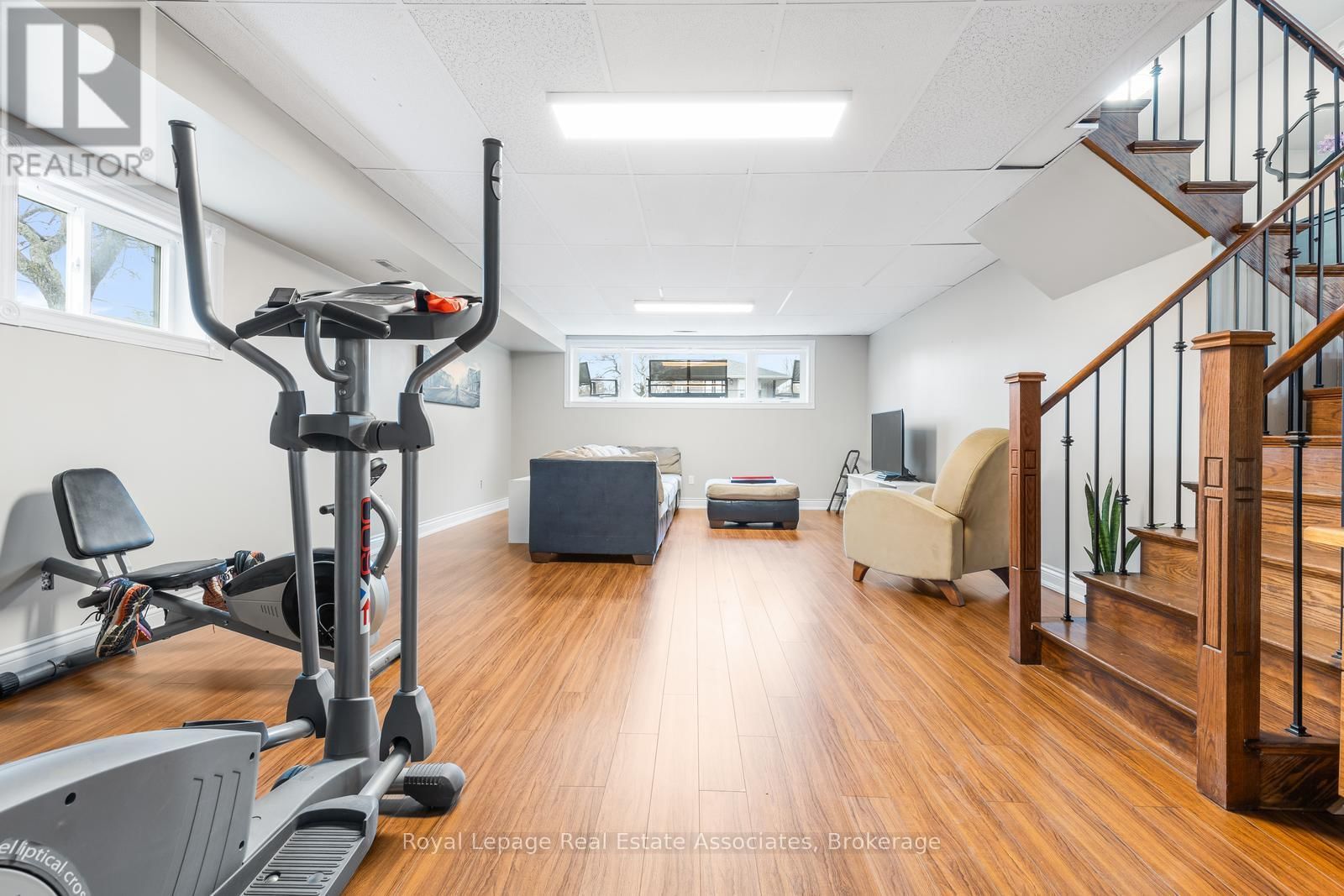 176 DAPHNE AVENUE Image 40