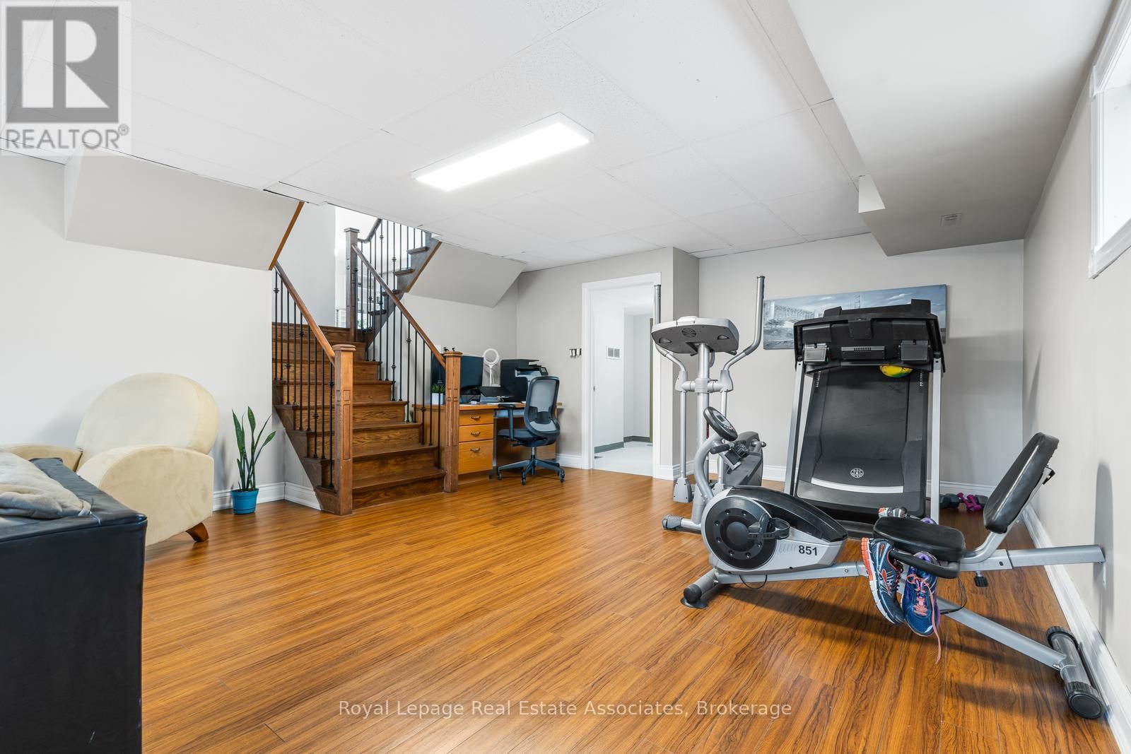 176 DAPHNE AVENUE Image 42